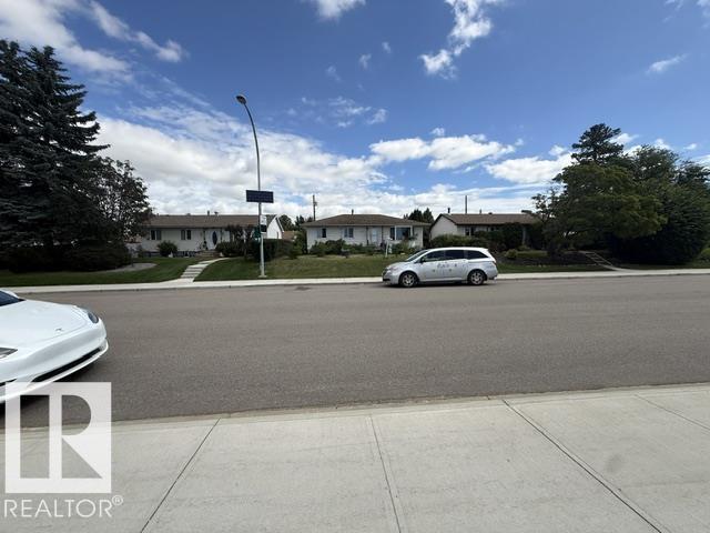 9128 129b Avenue NW - 4