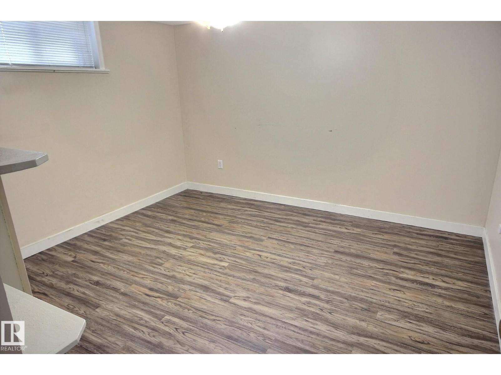 9457 79 ST NW - 19