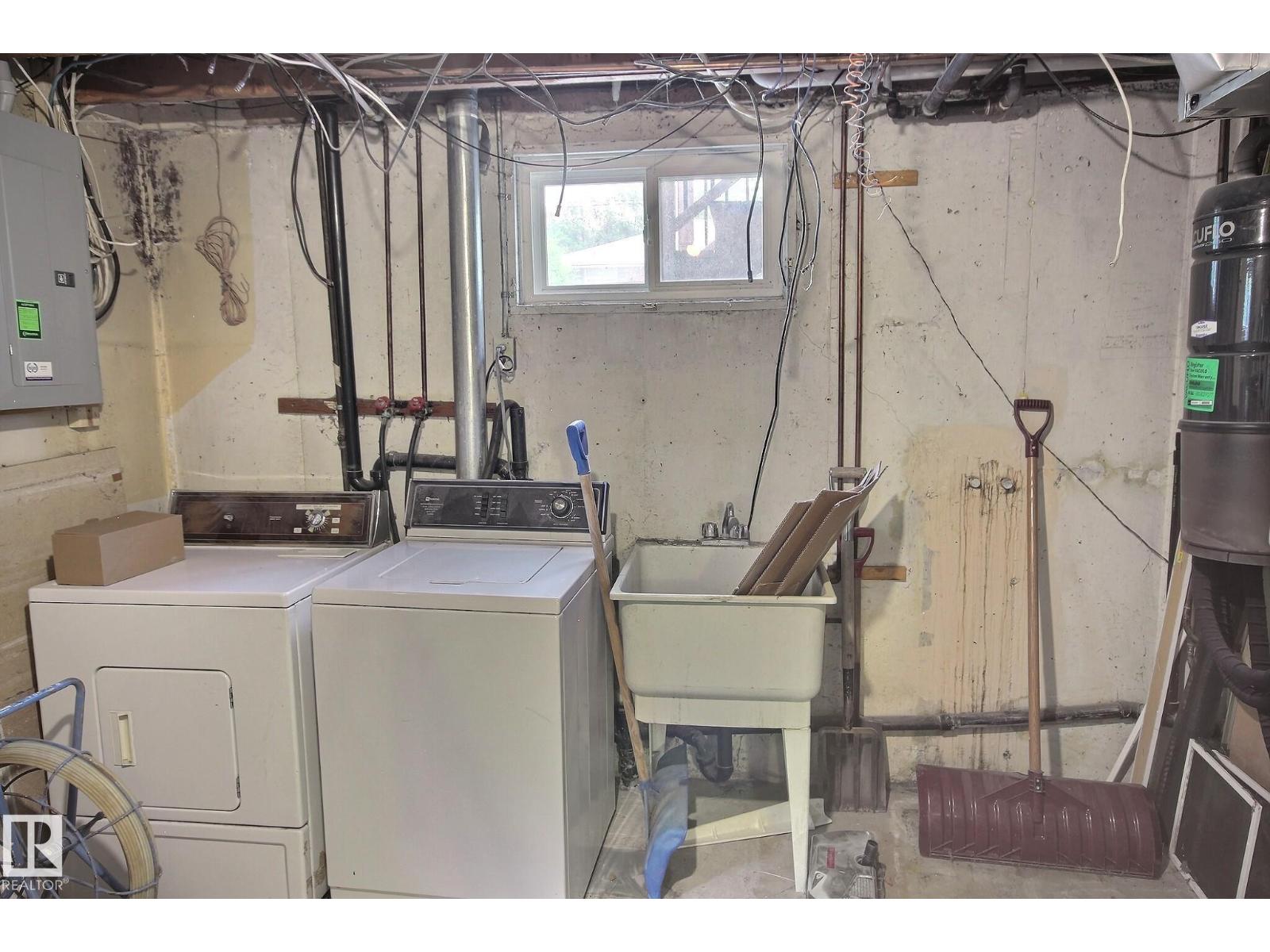 9457 79 ST NW - 28