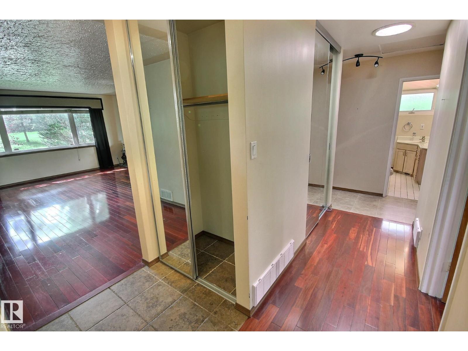 9457 79 ST NW - 10