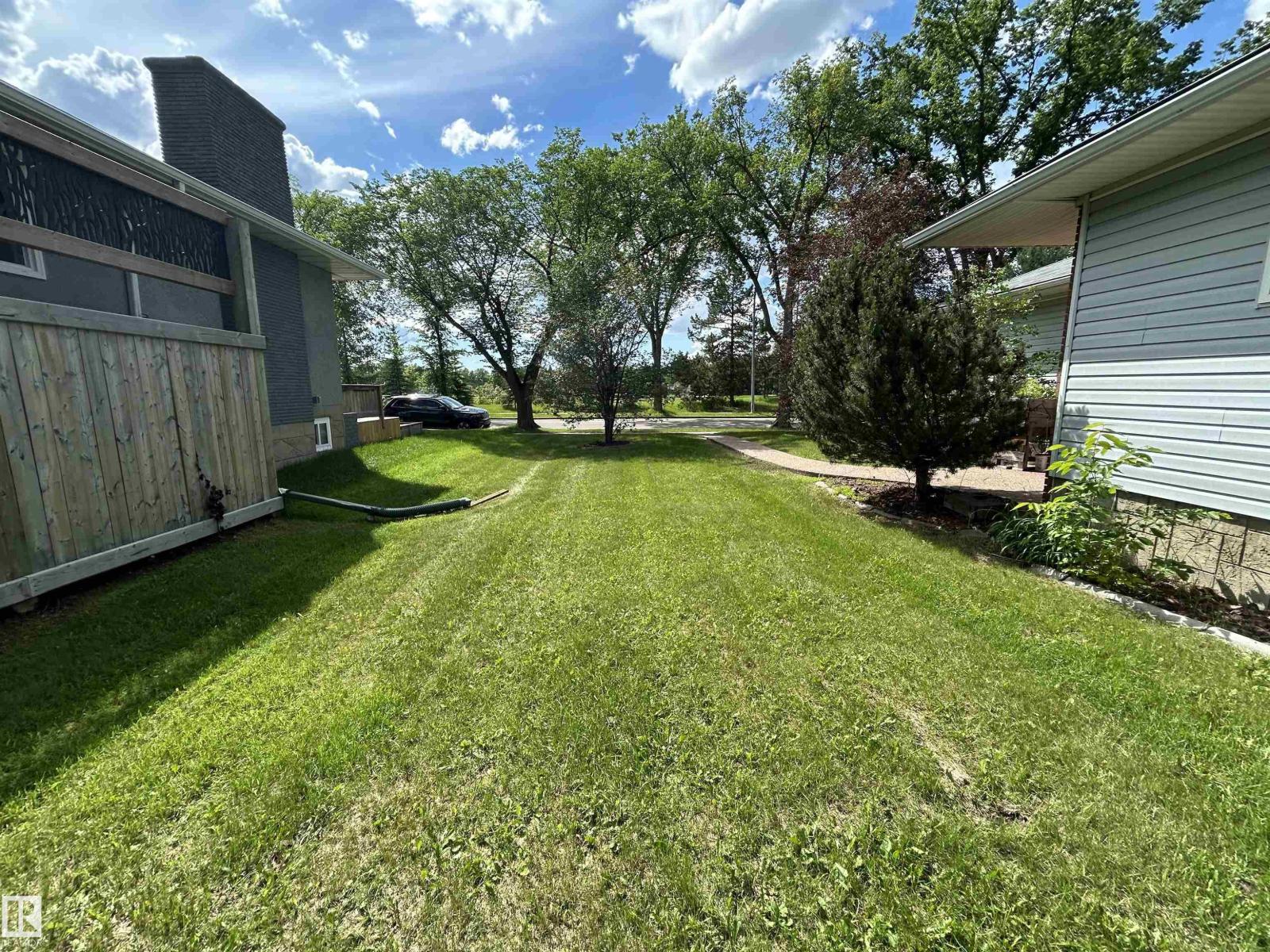 9457 79 ST NW - 36