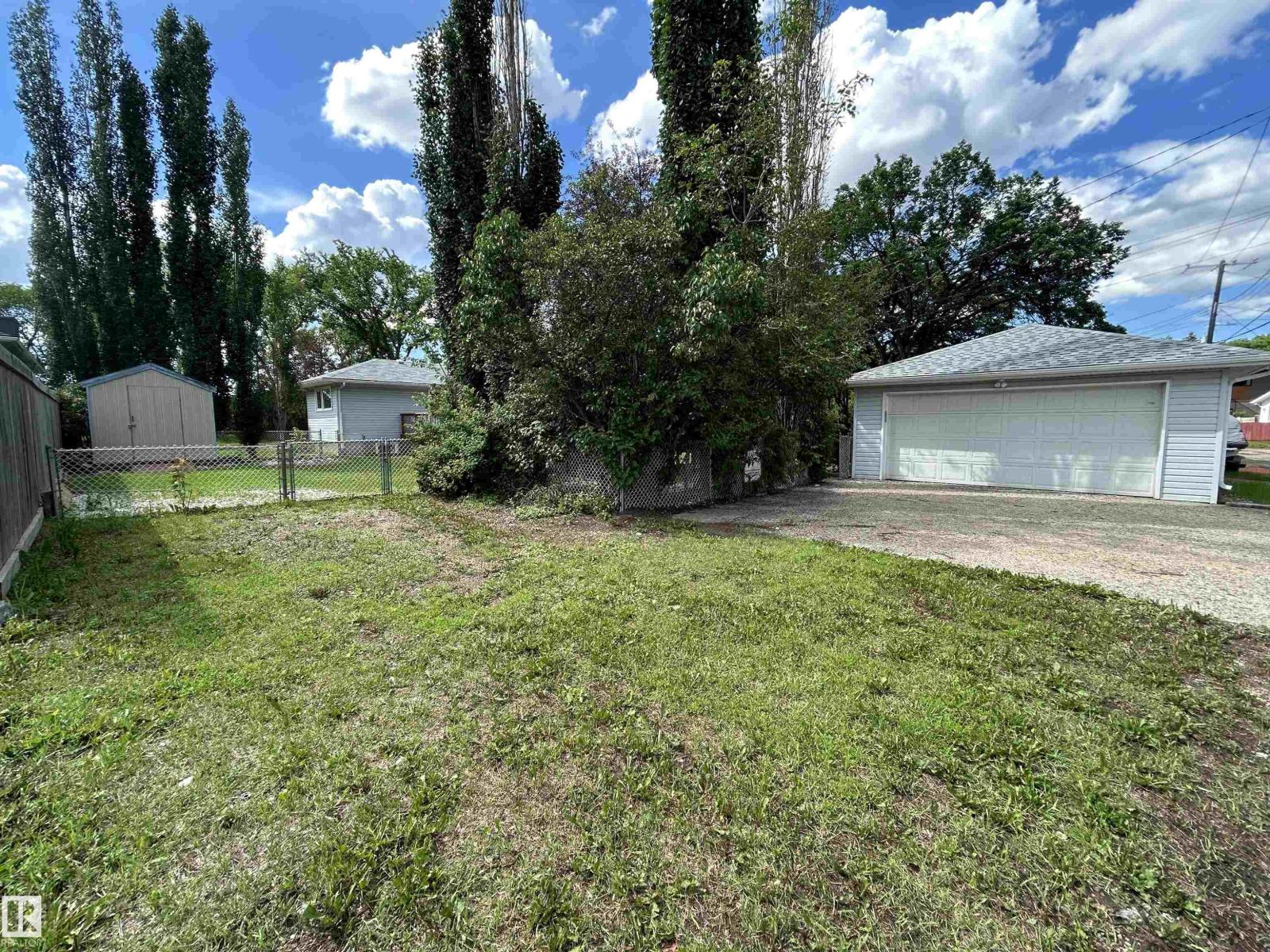 9457 79 ST NW - 46