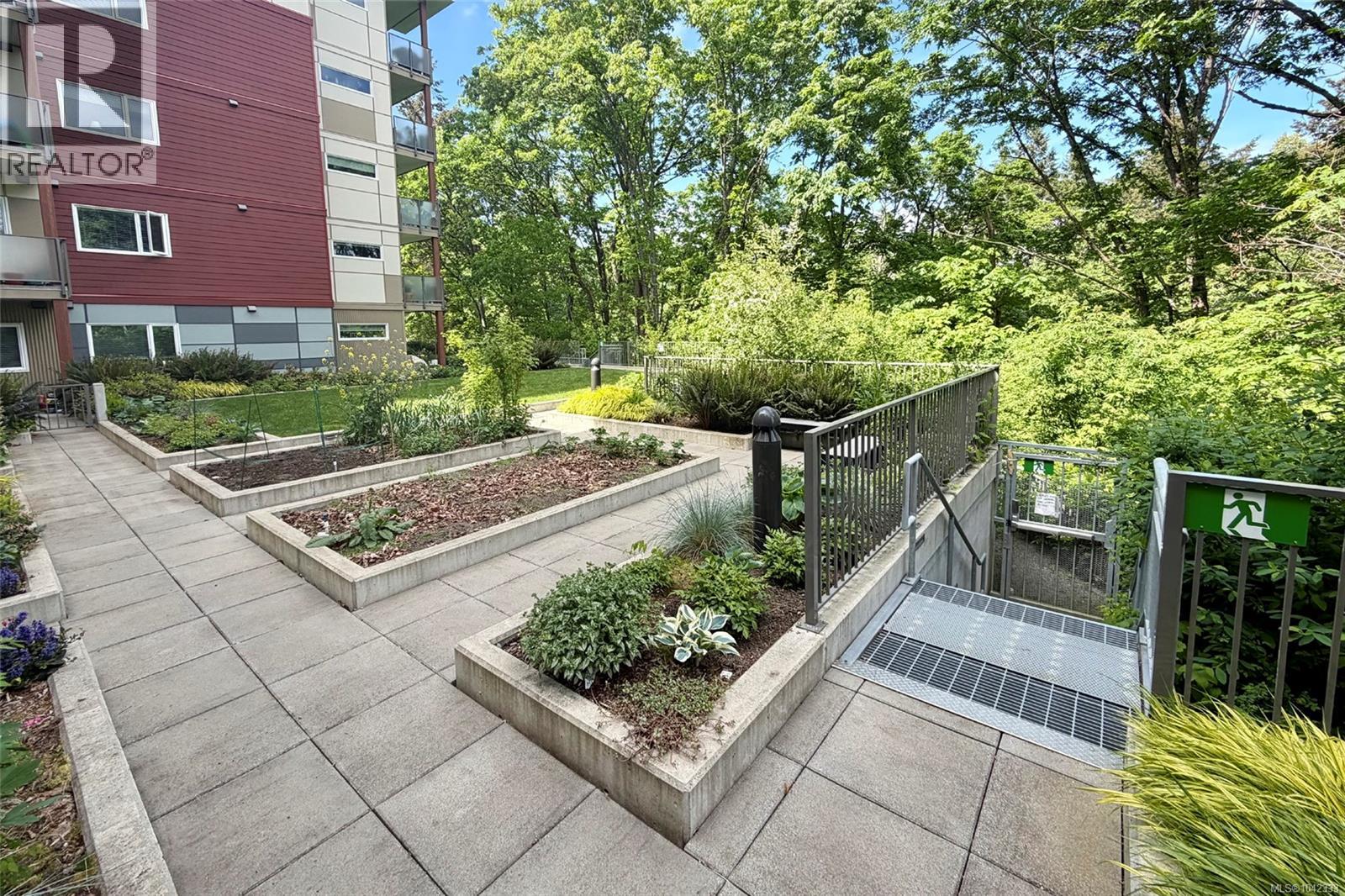 #308 20 Barsby Ave - 11