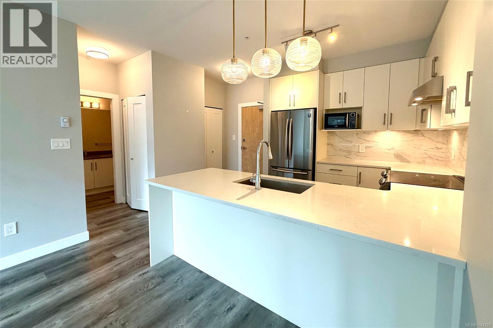 #308 20 Barsby Ave - 18