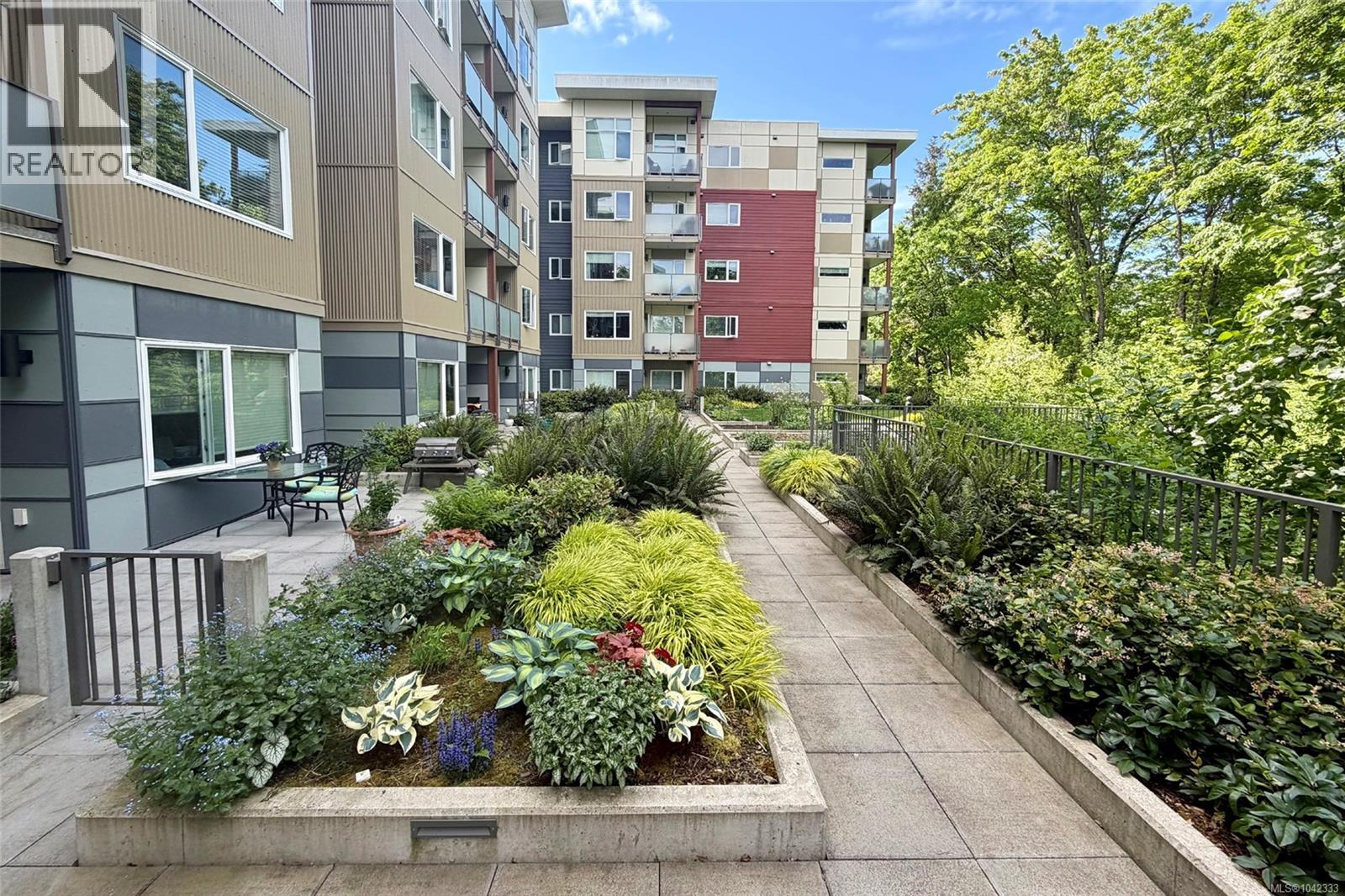 #308 20 Barsby Ave - 27