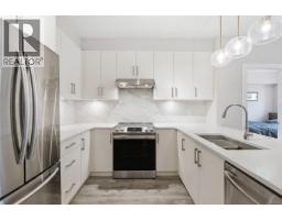308 20 Barsby Ave, Nanaimo, BC V9R0K4 Photo 16