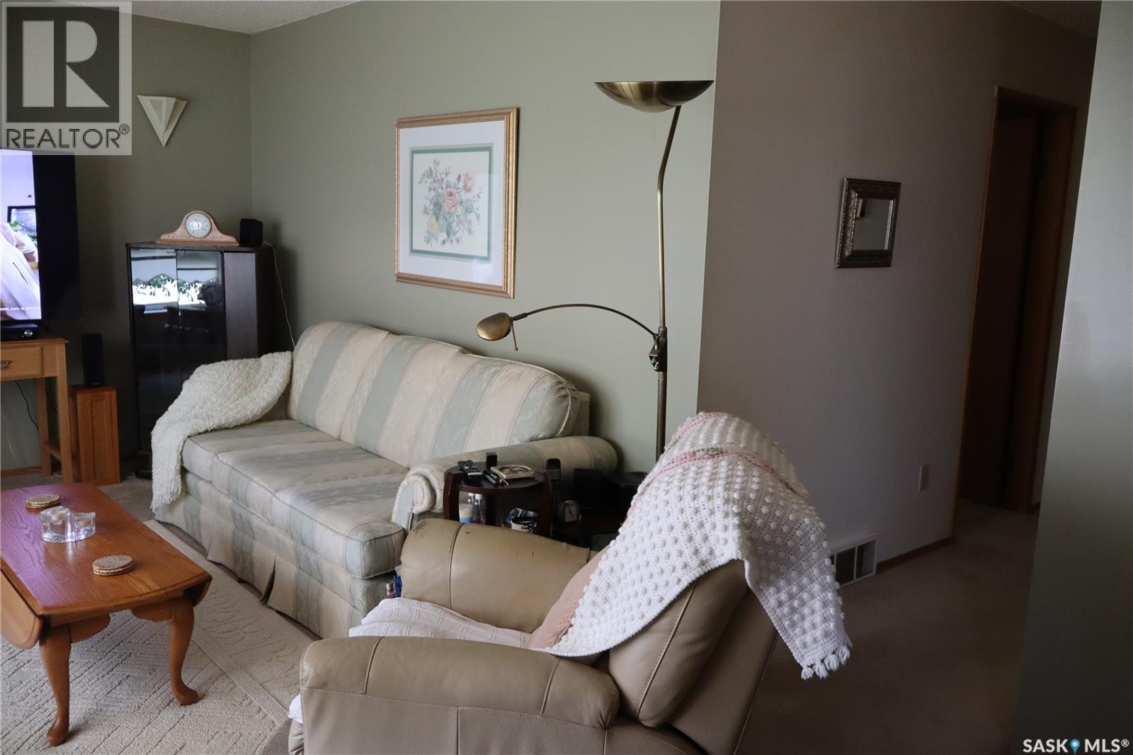 1010 Granville AVENUE - 13