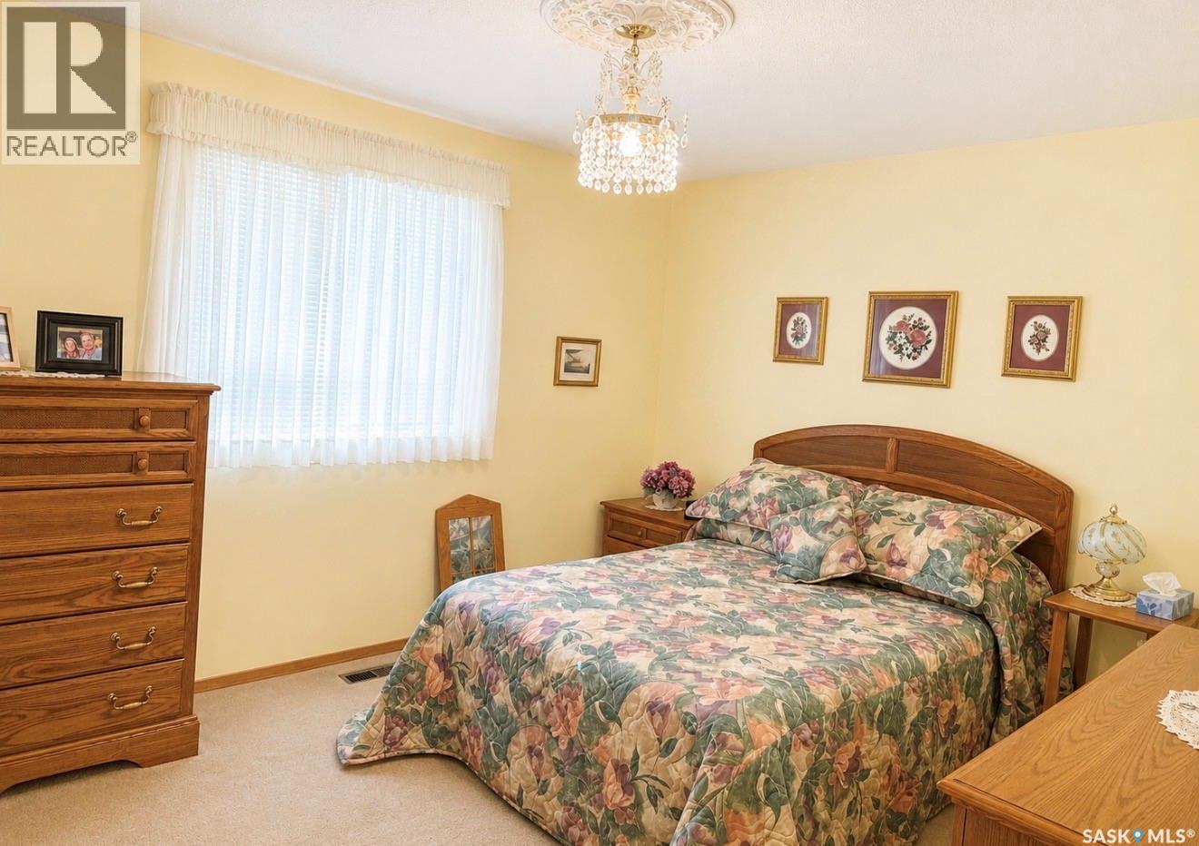 1010 Granville AVENUE - 14