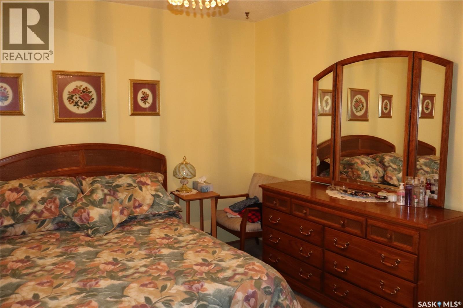 1010 Granville AVENUE - 15
