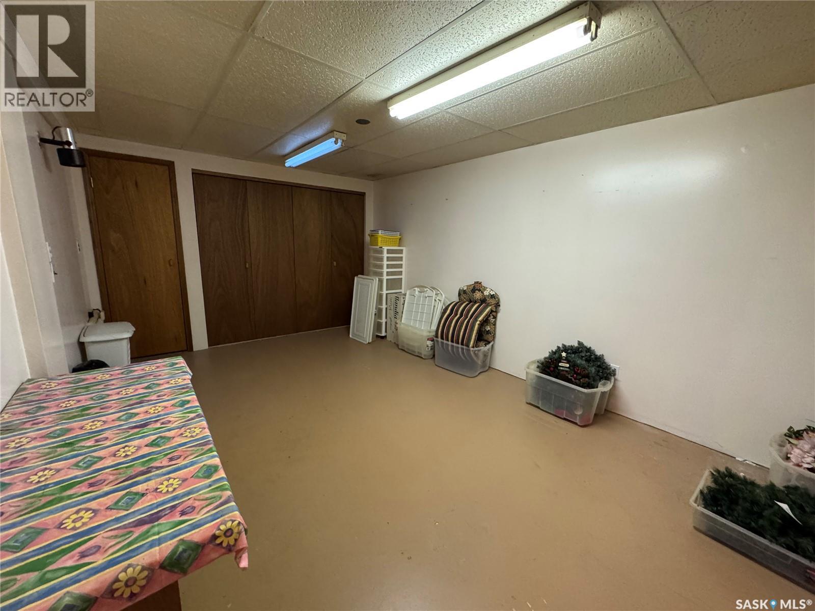 1010 Granville AVENUE - 23