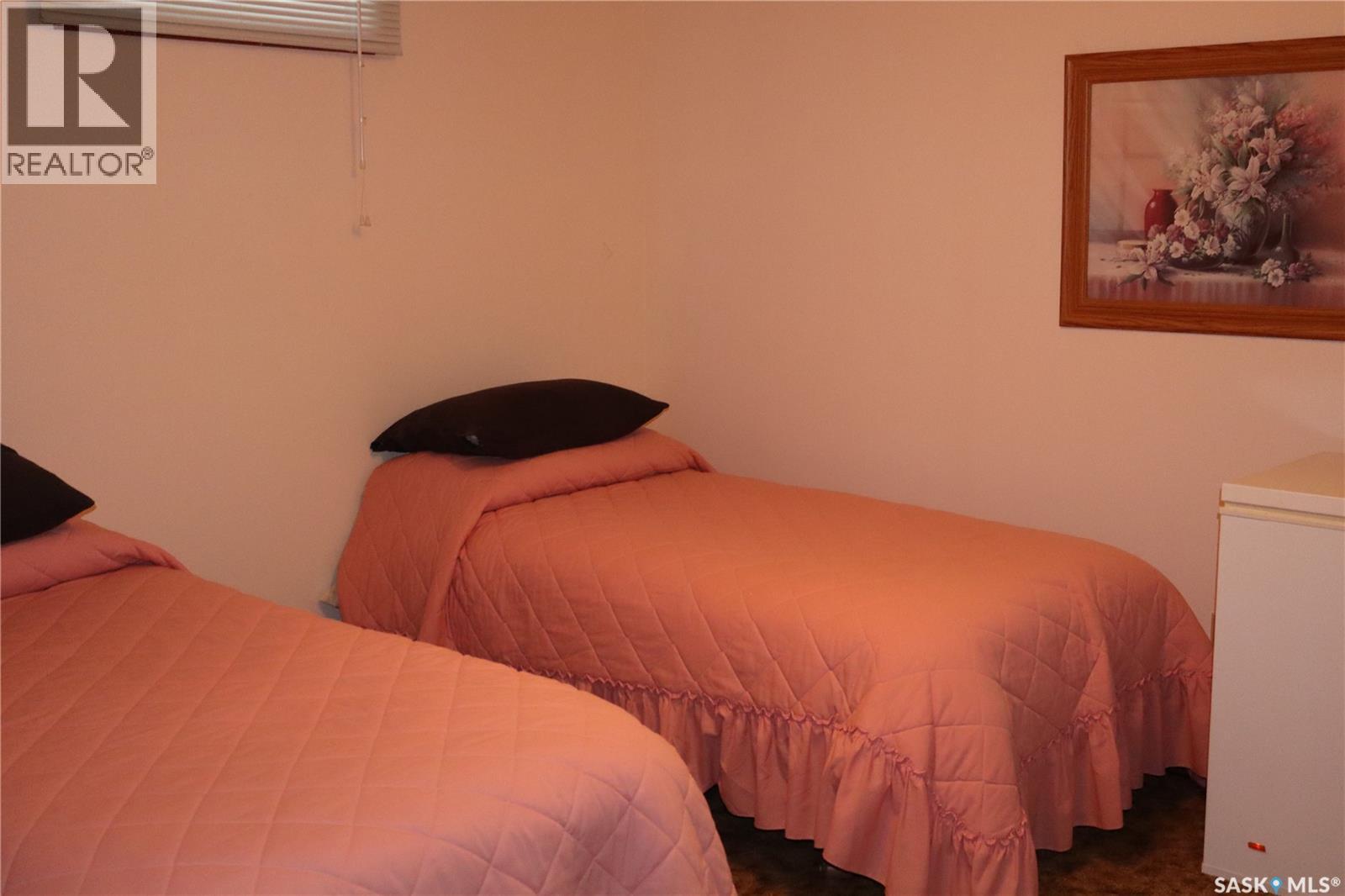1010 Granville AVENUE - 24