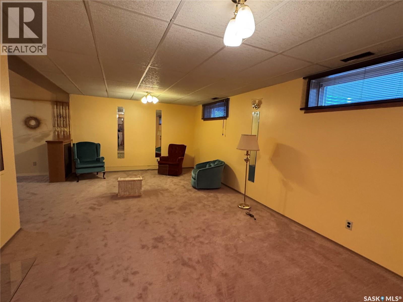 1010 Granville AVENUE - 28