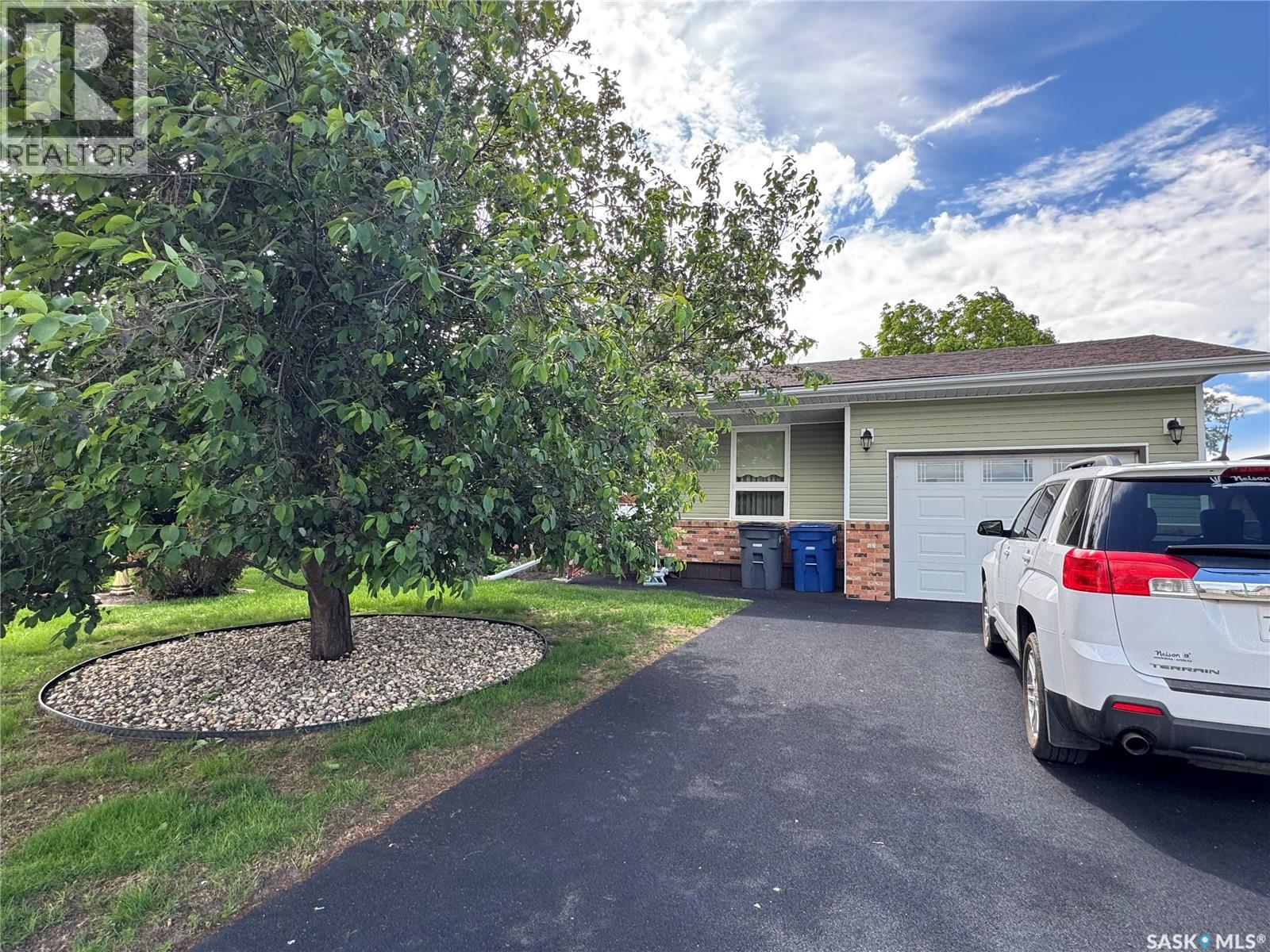 1010 Granville AVENUE - 33