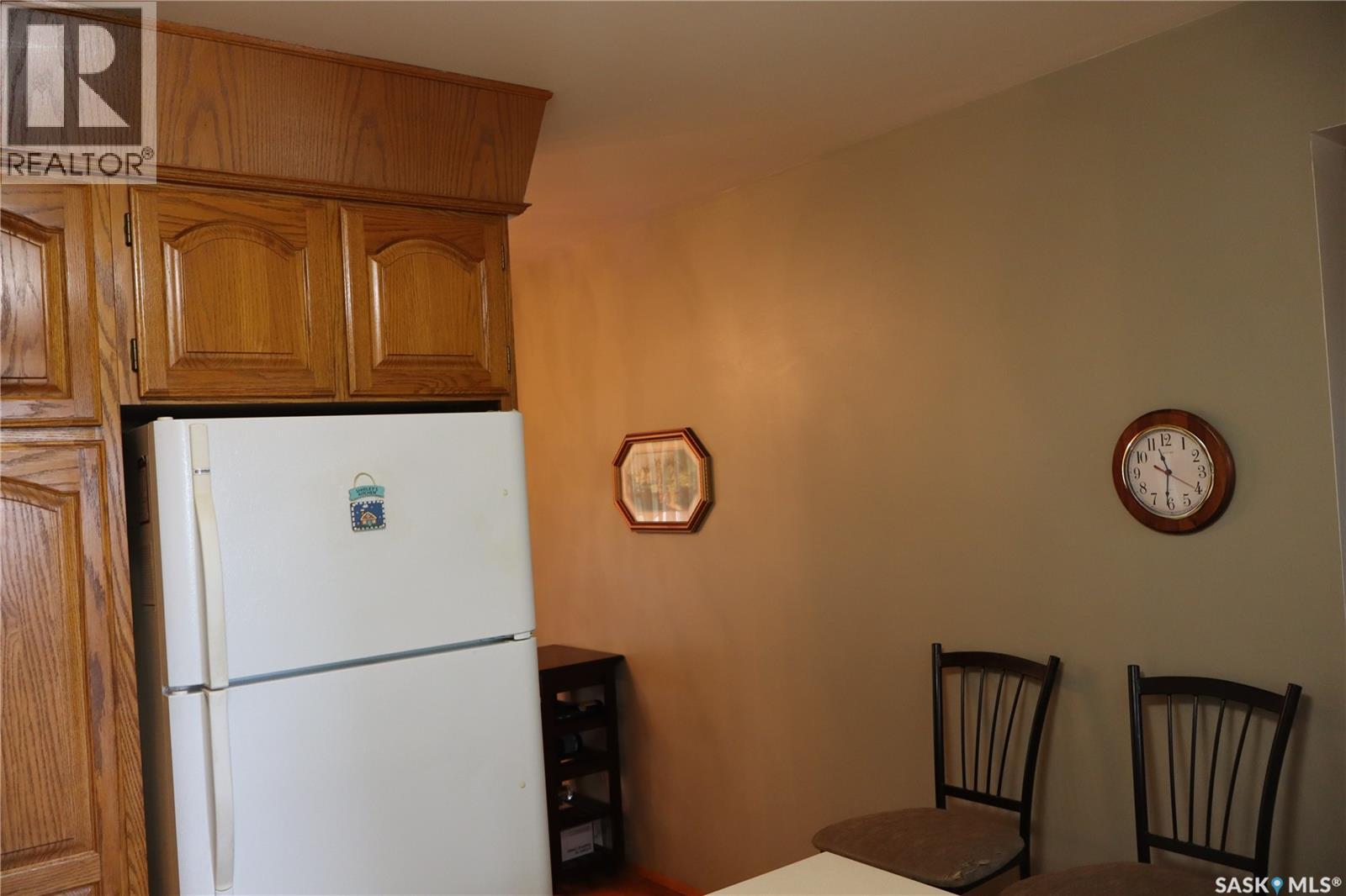 1010 Granville AVENUE - 7
