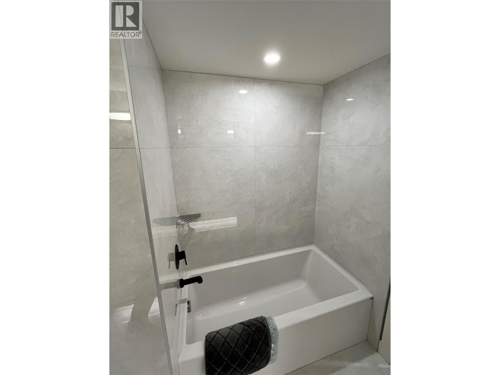 #22 3220 Hilltown Drive - 26