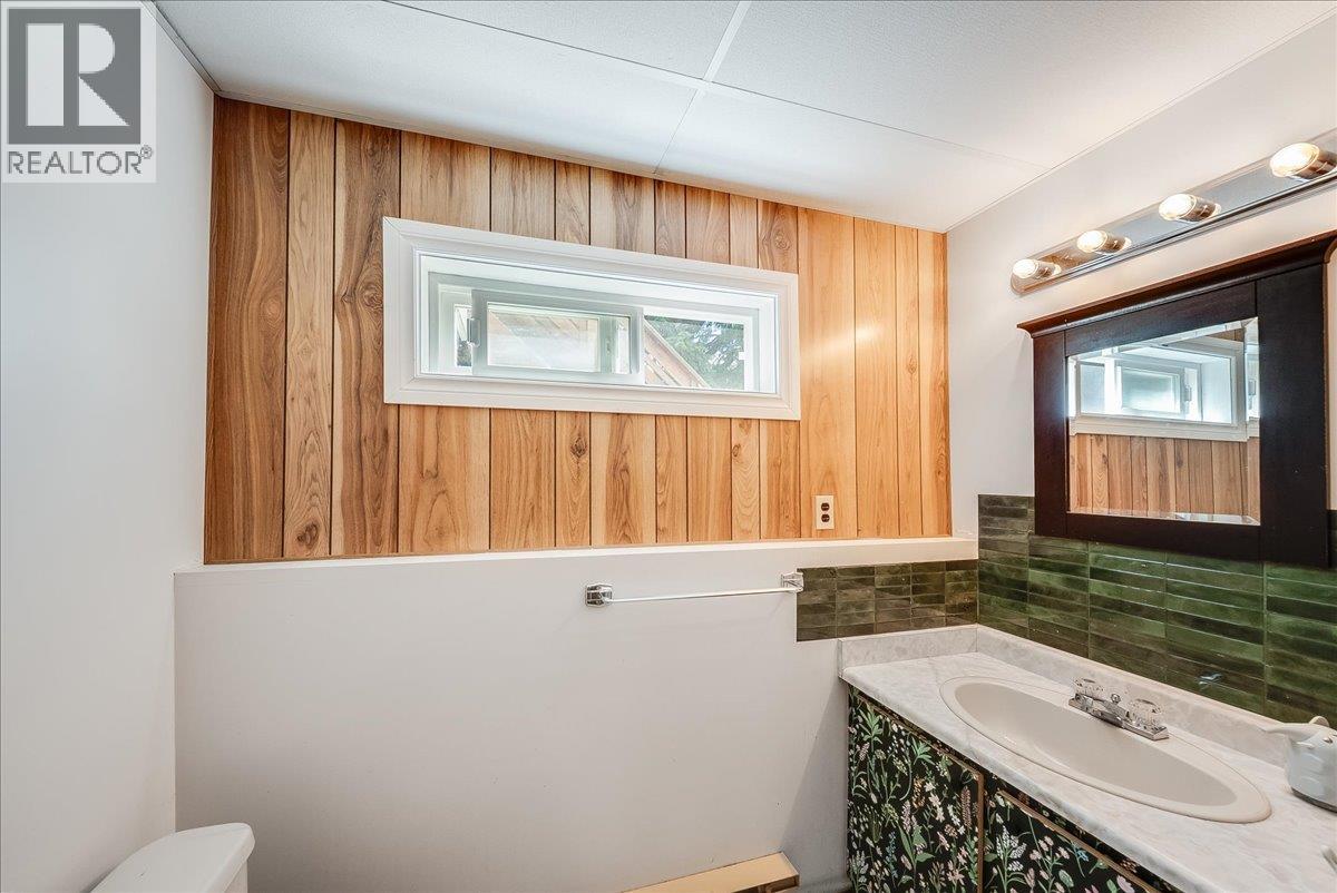 2108 Third Avenue - 33