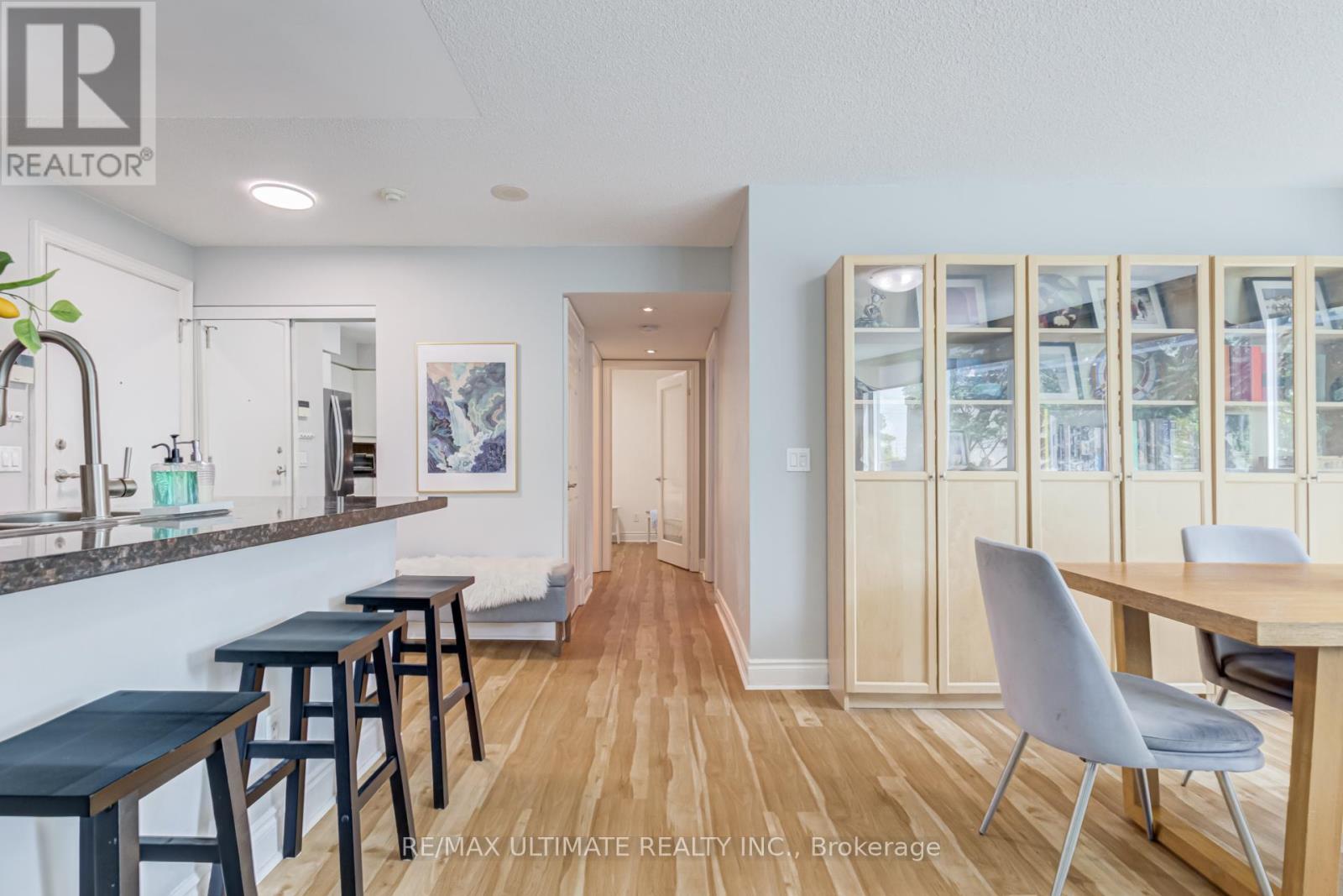 #319 25 GREENVIEW AVENUE - Image 18