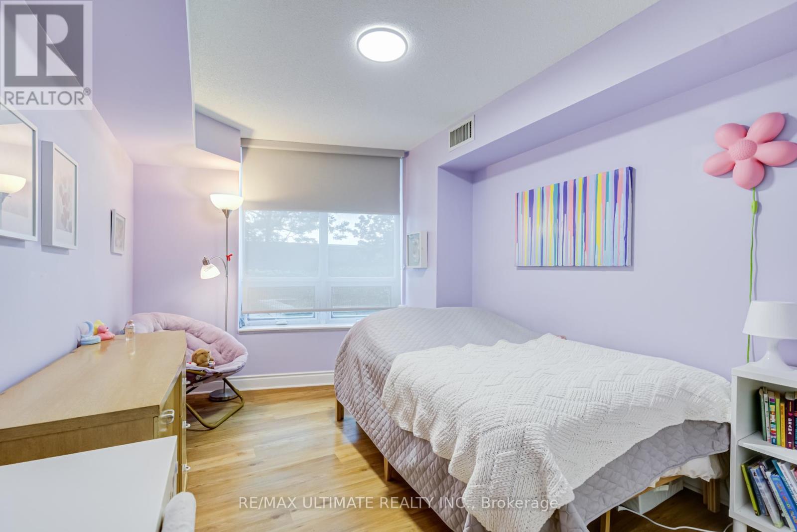 #319 25 GREENVIEW AVENUE - Image 19