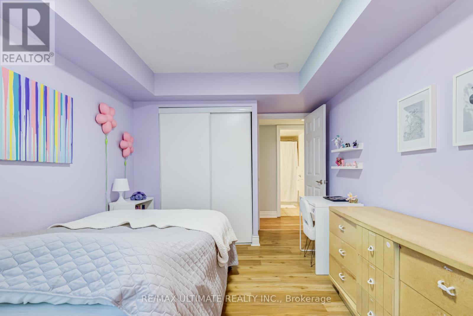 #319 25 GREENVIEW AVENUE - Image 20