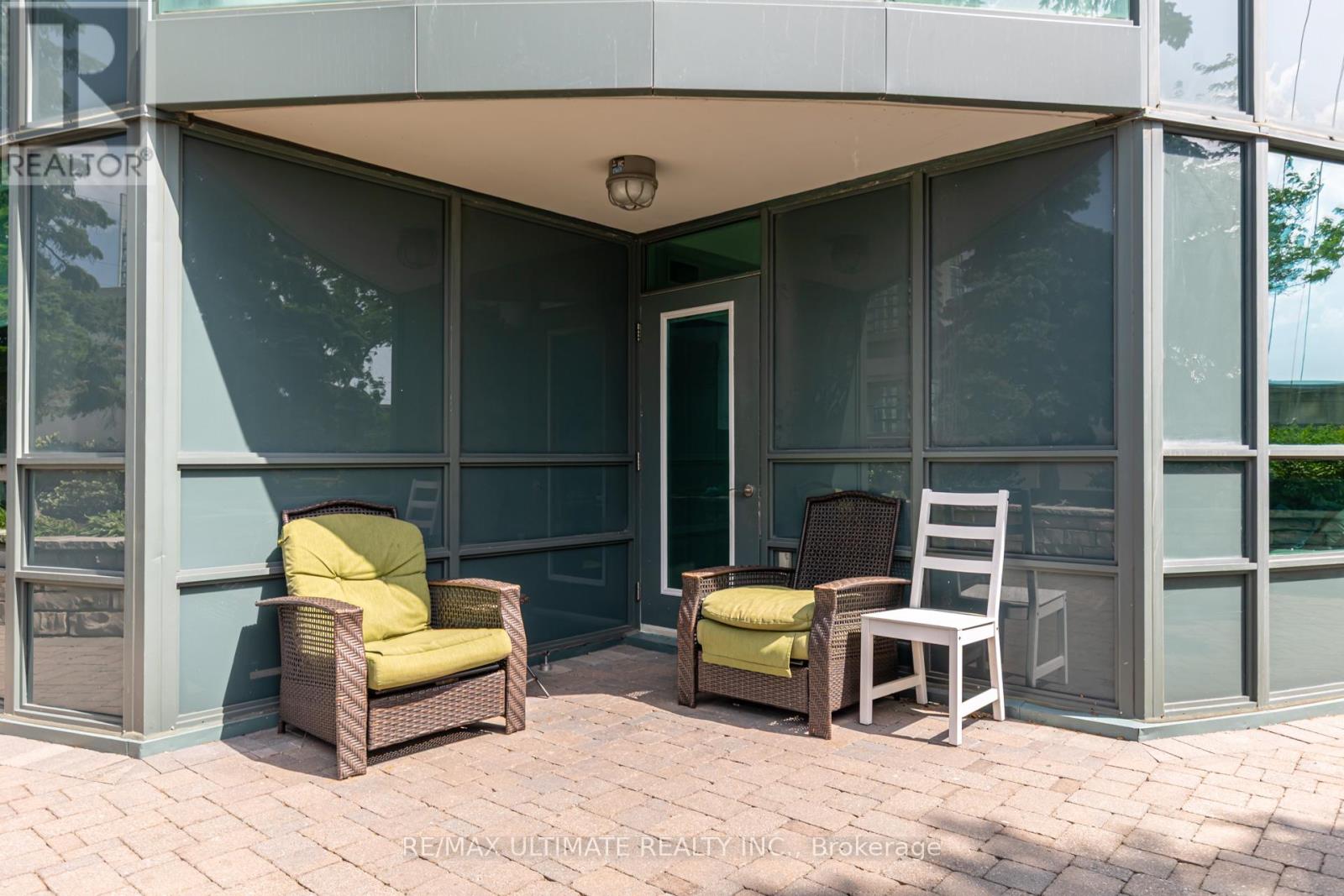 #319 25 GREENVIEW AVENUE - Image 24