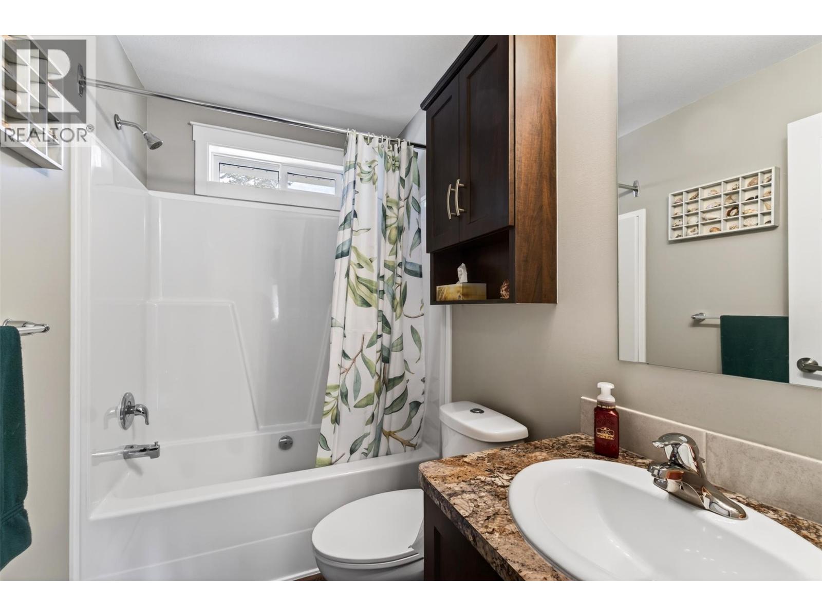6841 46 Street NE - 24