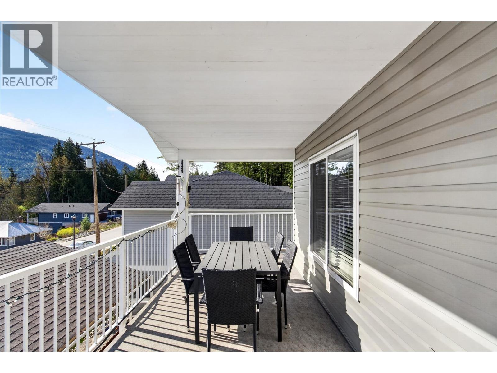 6841 46 Street NE - 35