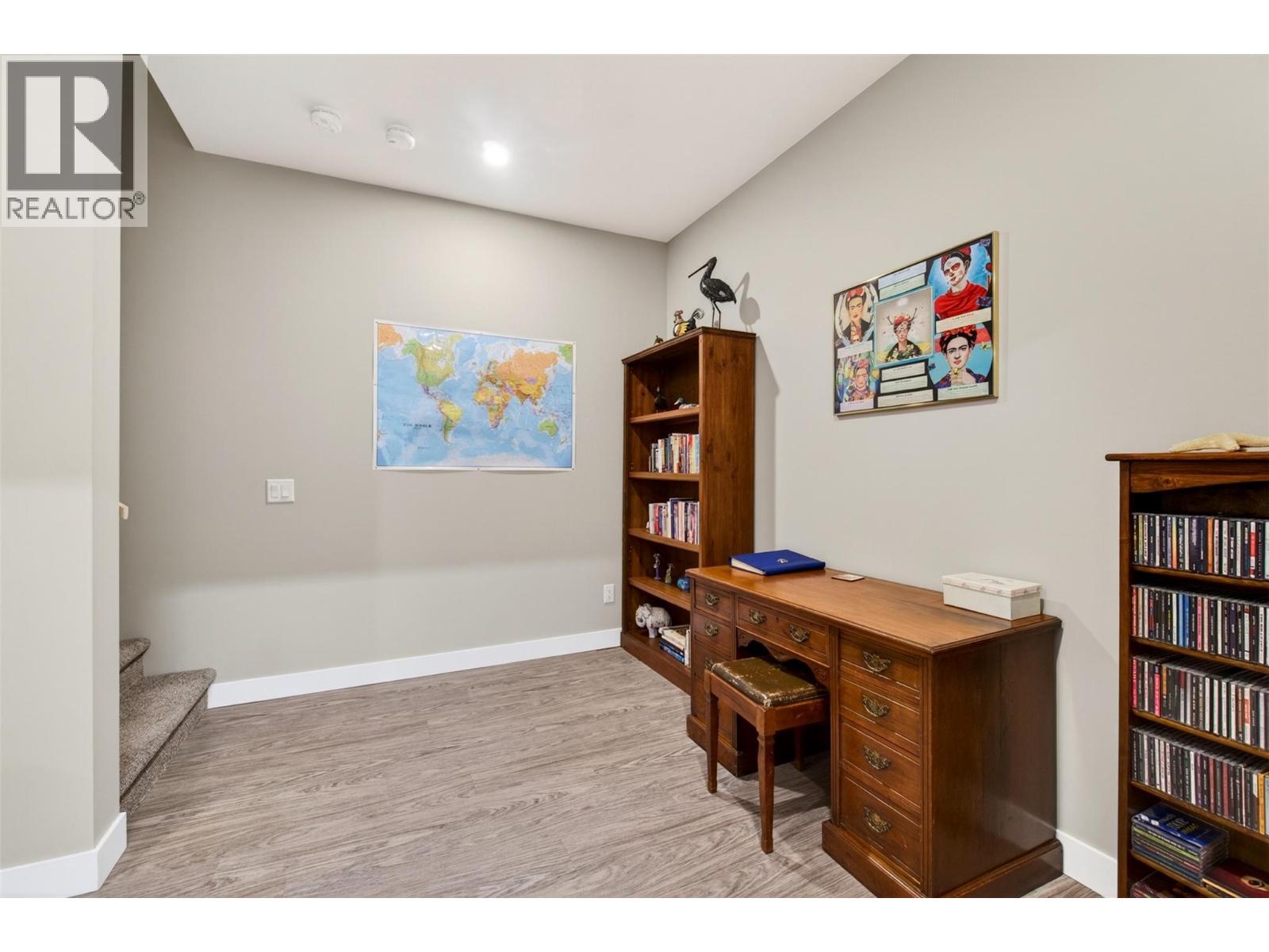 6841 46 Street NE - 39