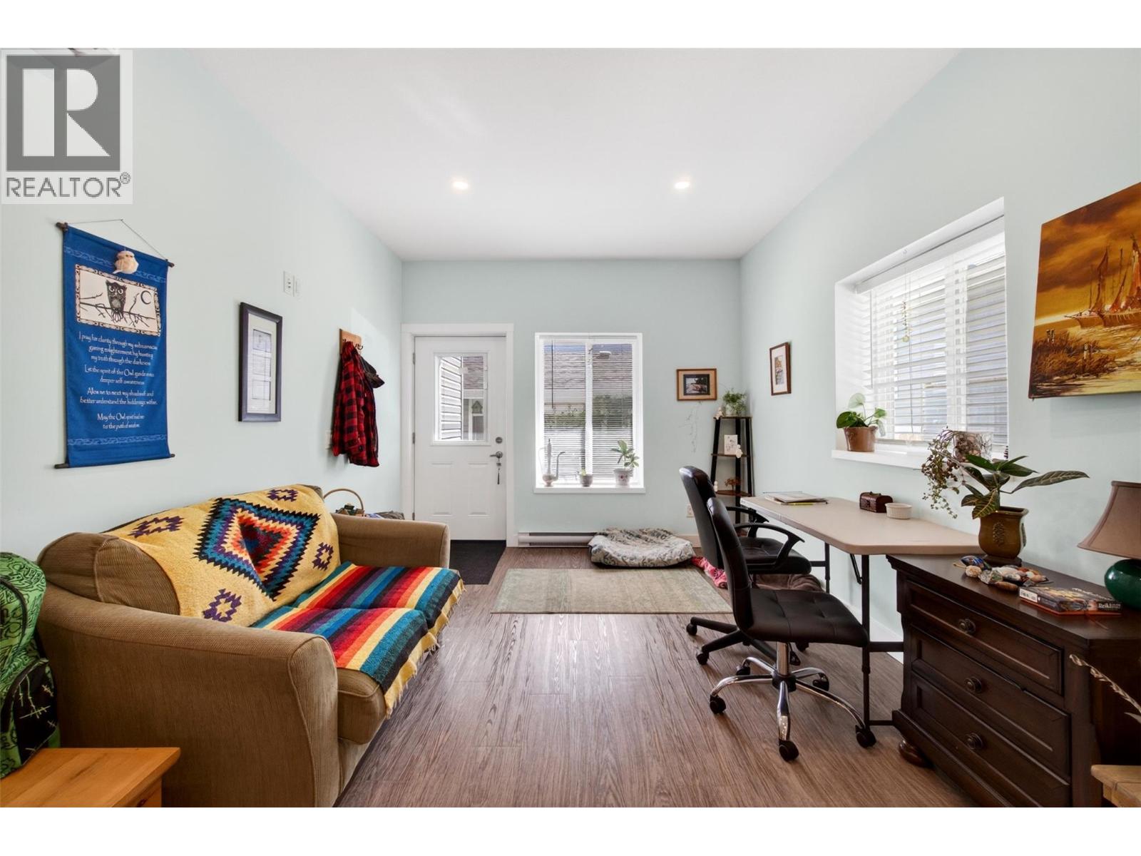 6841 46 Street NE - 43