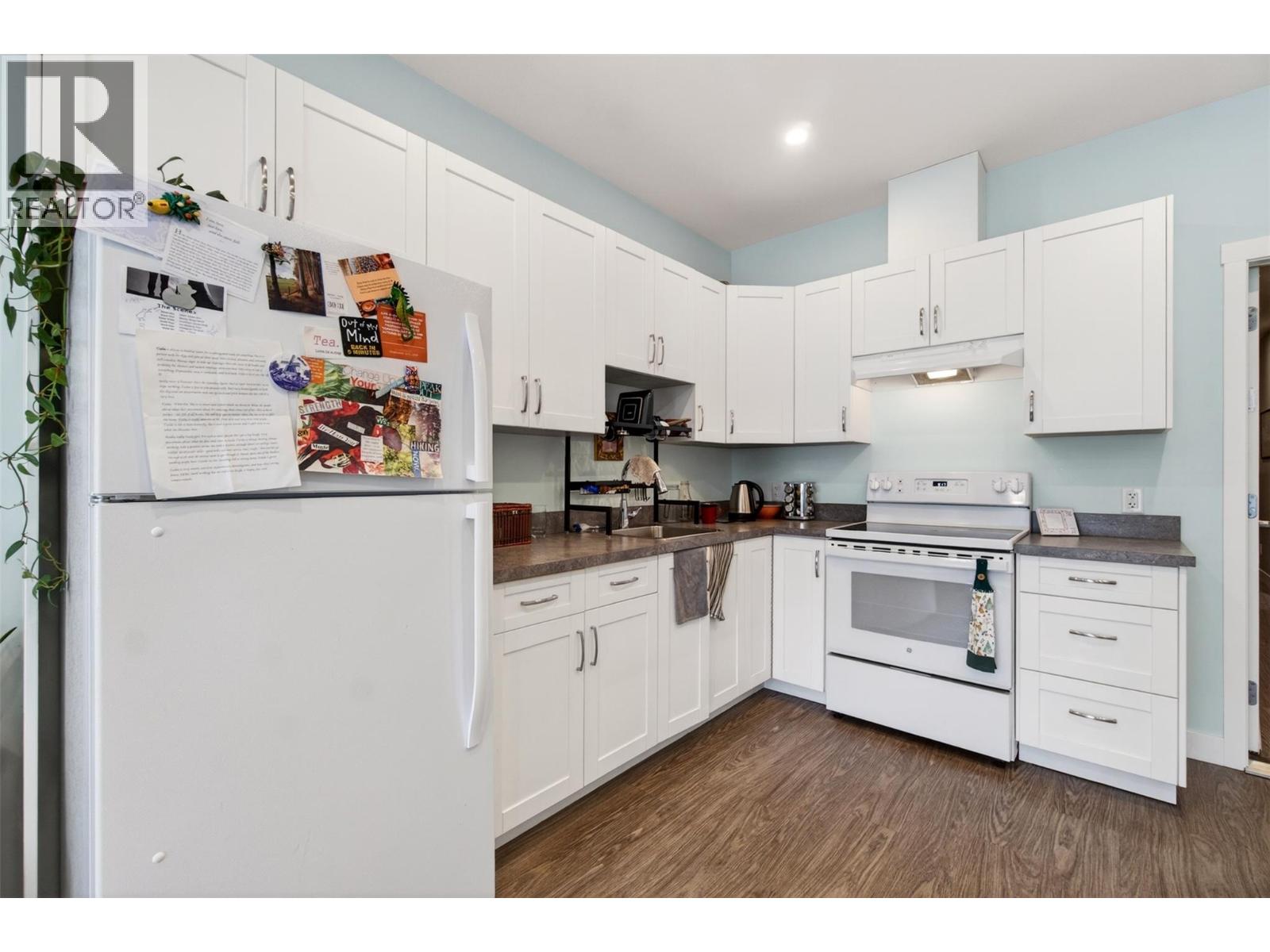 6841 46 Street NE - 45