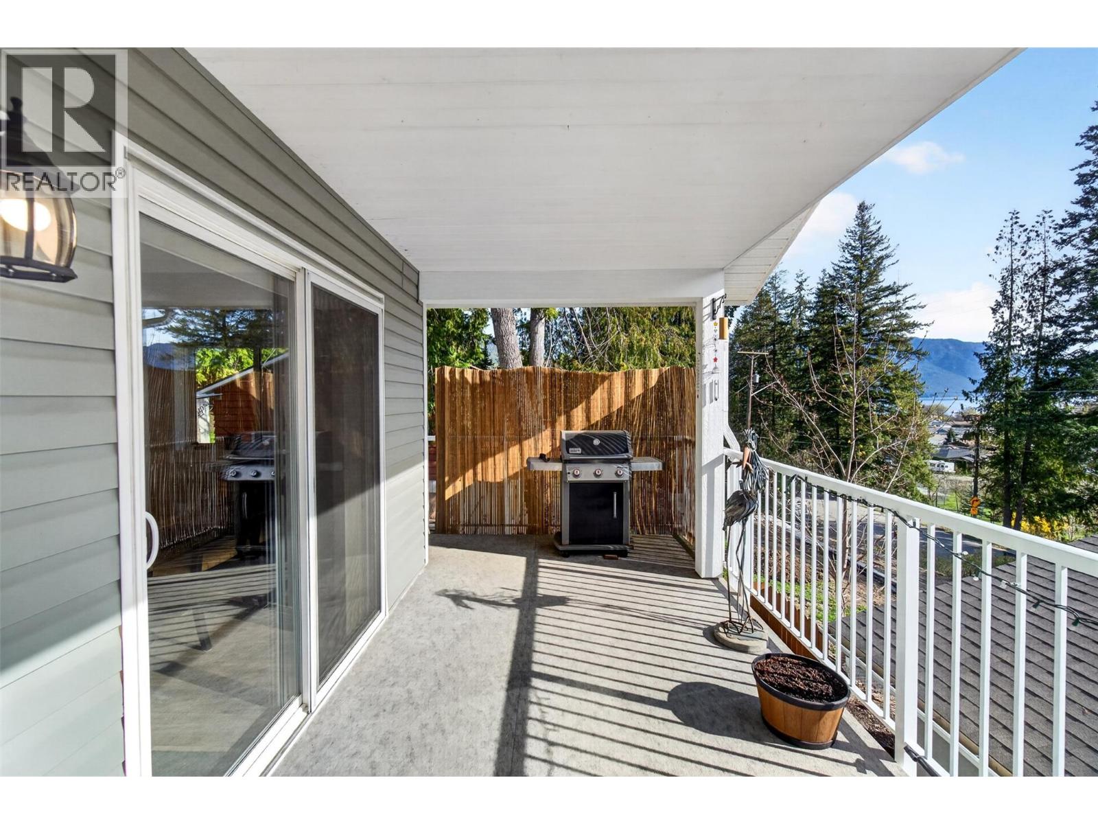6841 46 Street NE - 34
