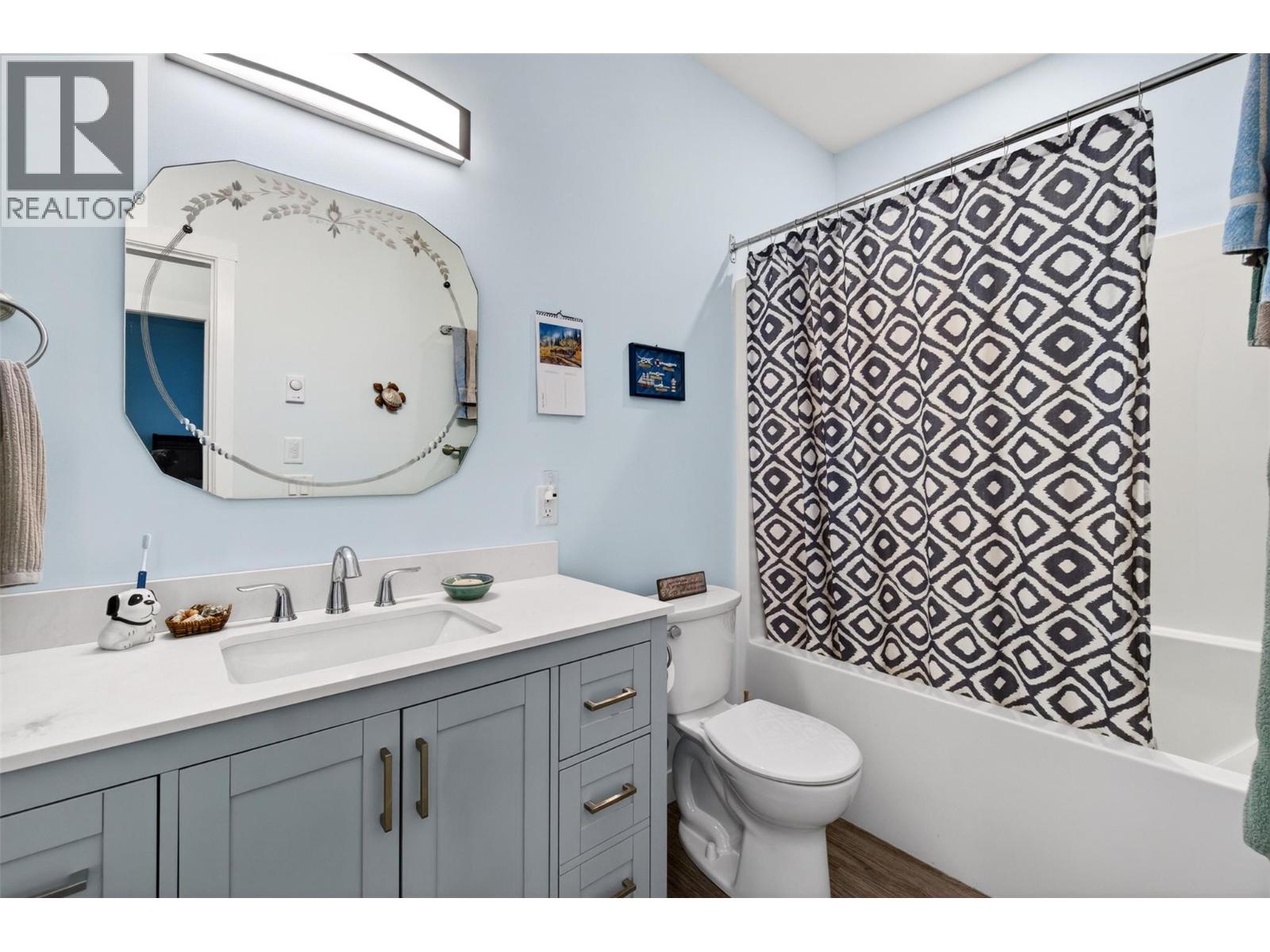 6841 46 Street NE - 42