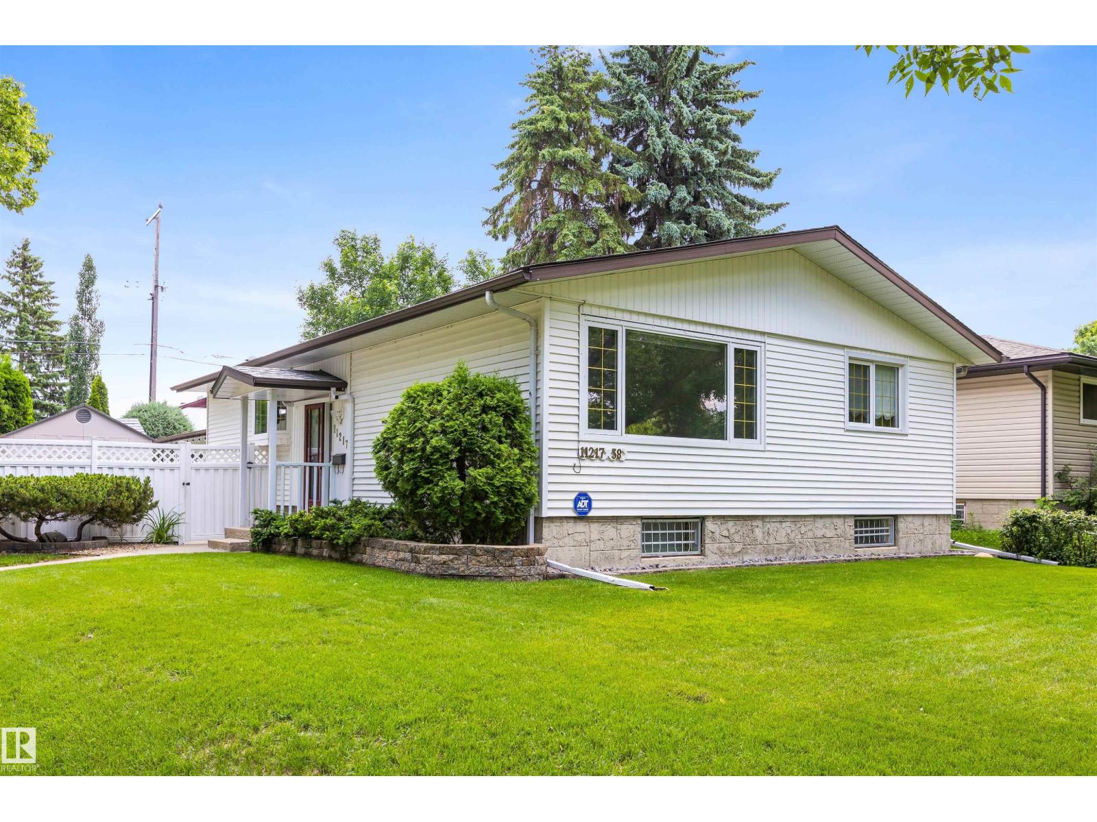 11217 38 ST NW - 3