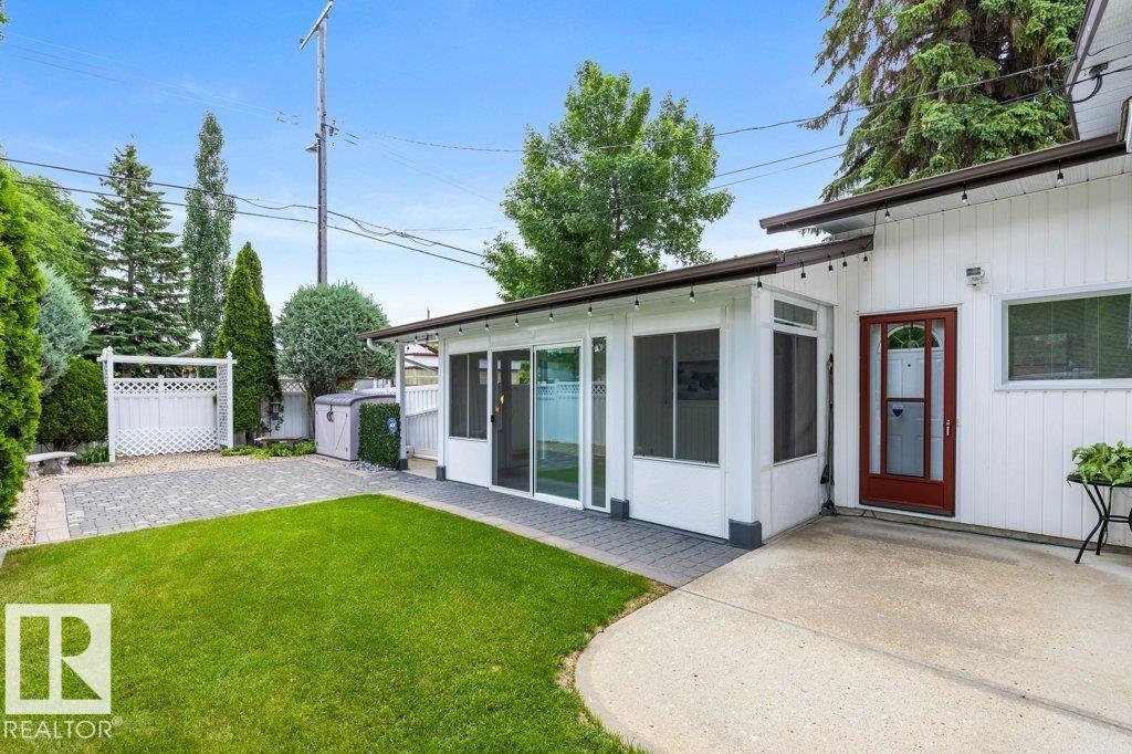 11217 38 ST NW - 53