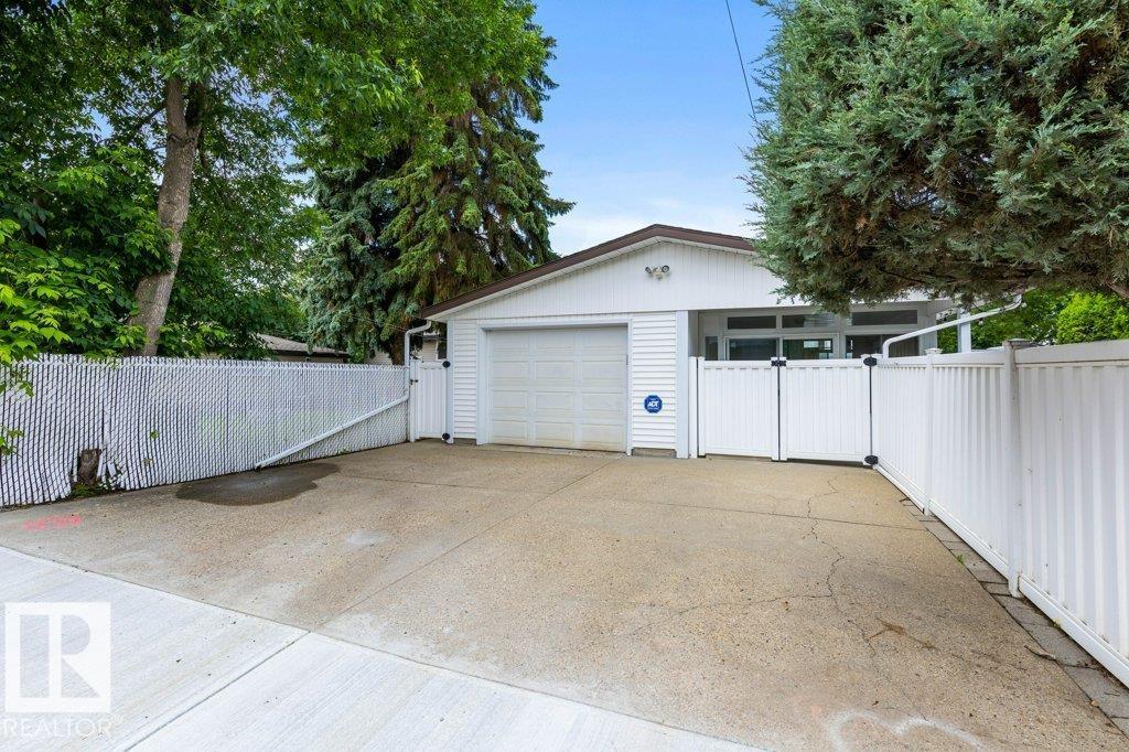 11217 38 ST NW - 62
