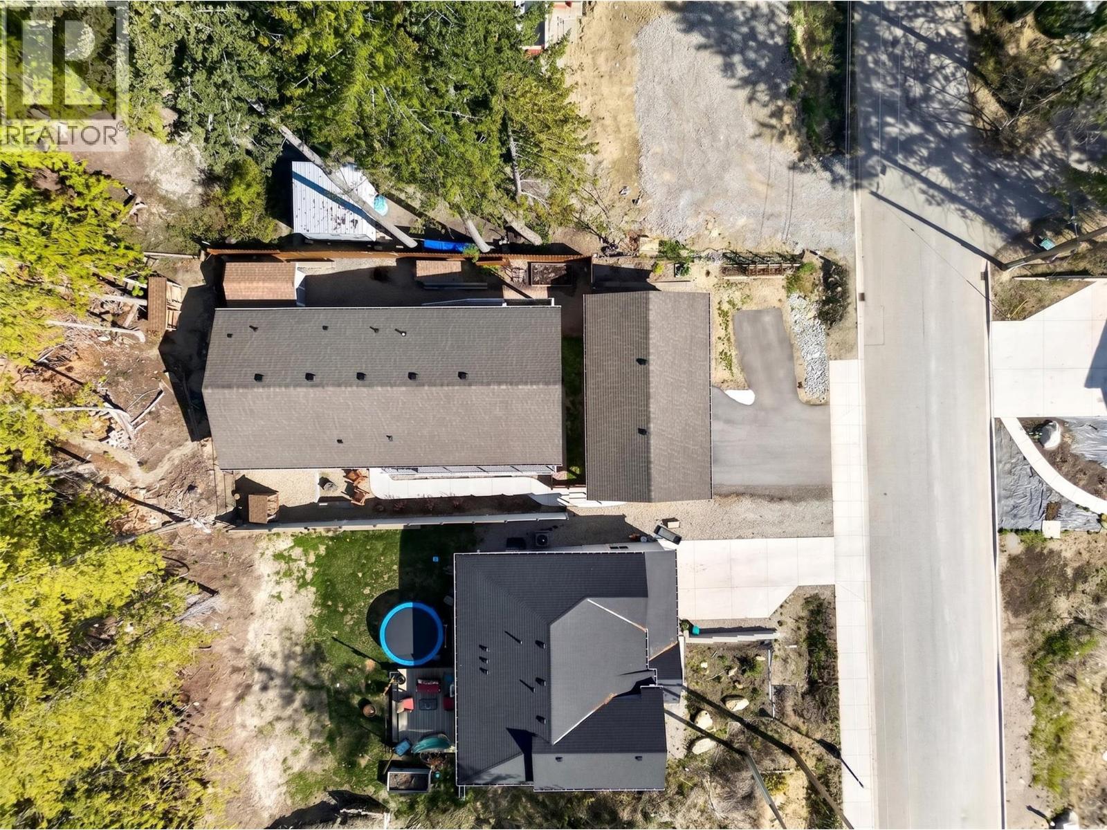 6841 46 Street NE - 72