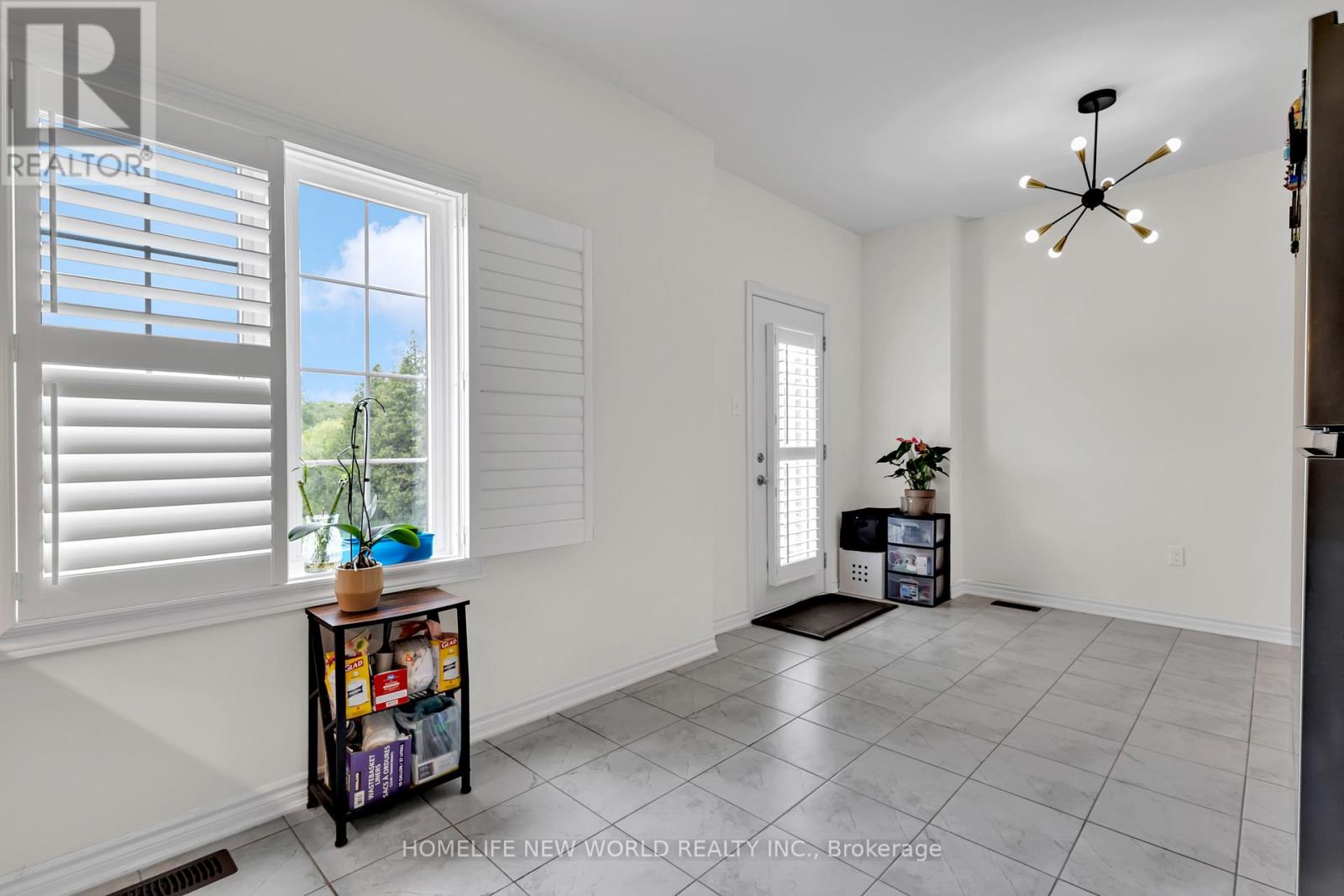 #71 88 DECORSO DRIVE - 24