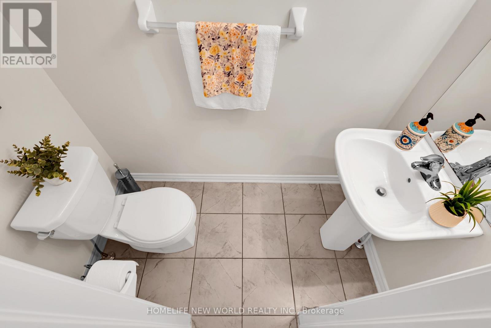 #71 88 DECORSO DRIVE - 26