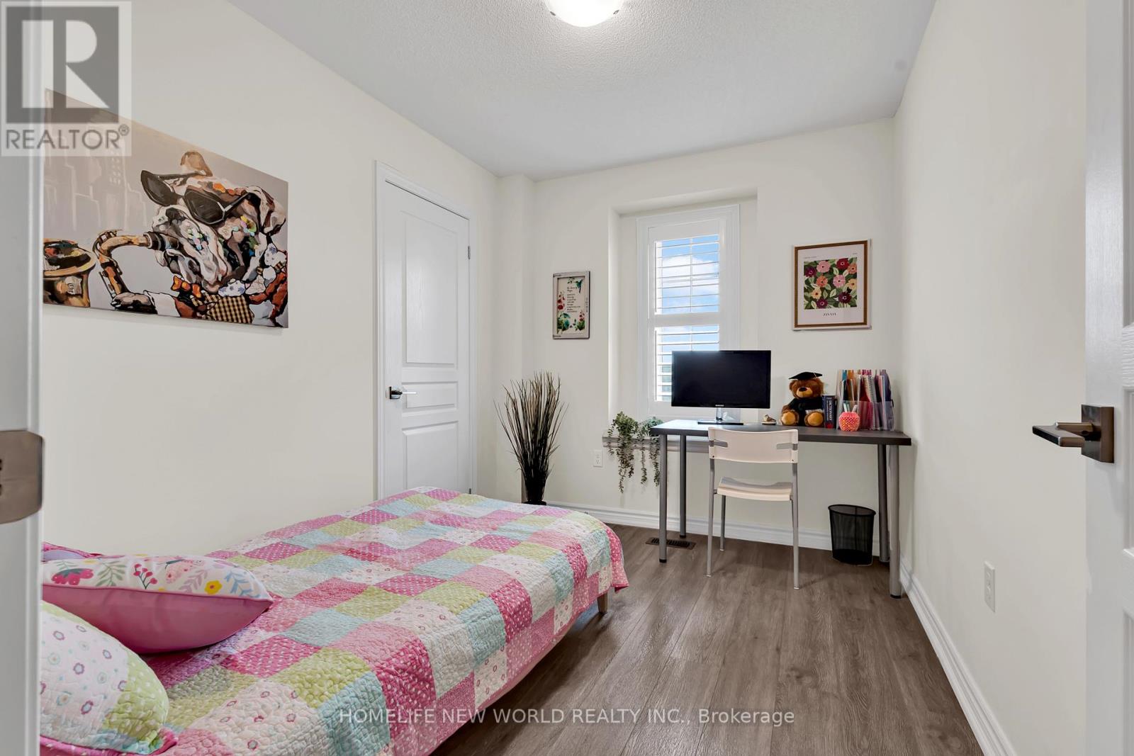 #71 88 DECORSO DRIVE - 32