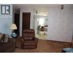 605 5th Avenue W, Assiniboia, SK S0H0B0 Photo 33