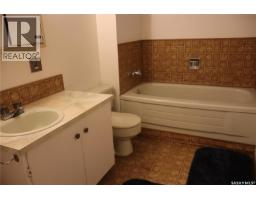 605 5th Avenue W, Assiniboia, SK S0H0B0 Photo 39