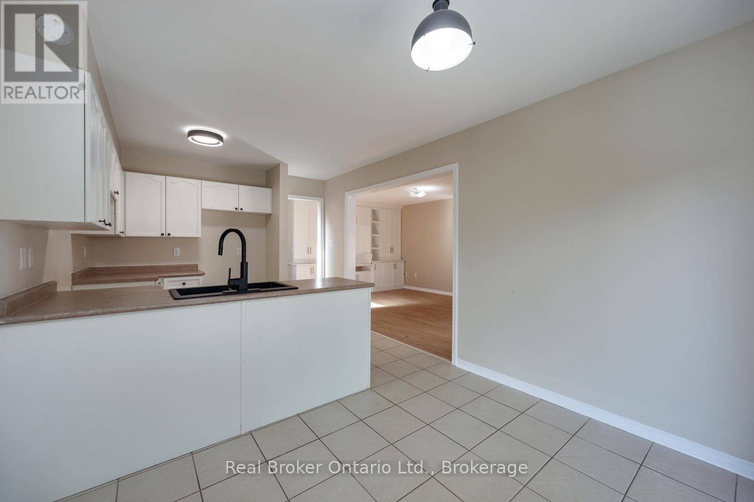 43 MADDEN PLACE - 11