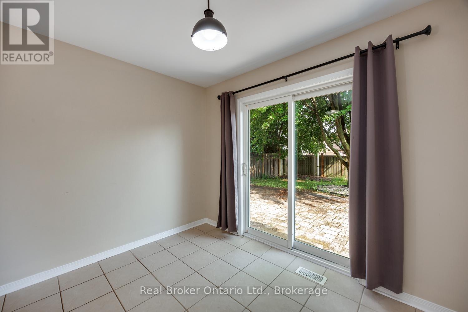 43 MADDEN PLACE - 13