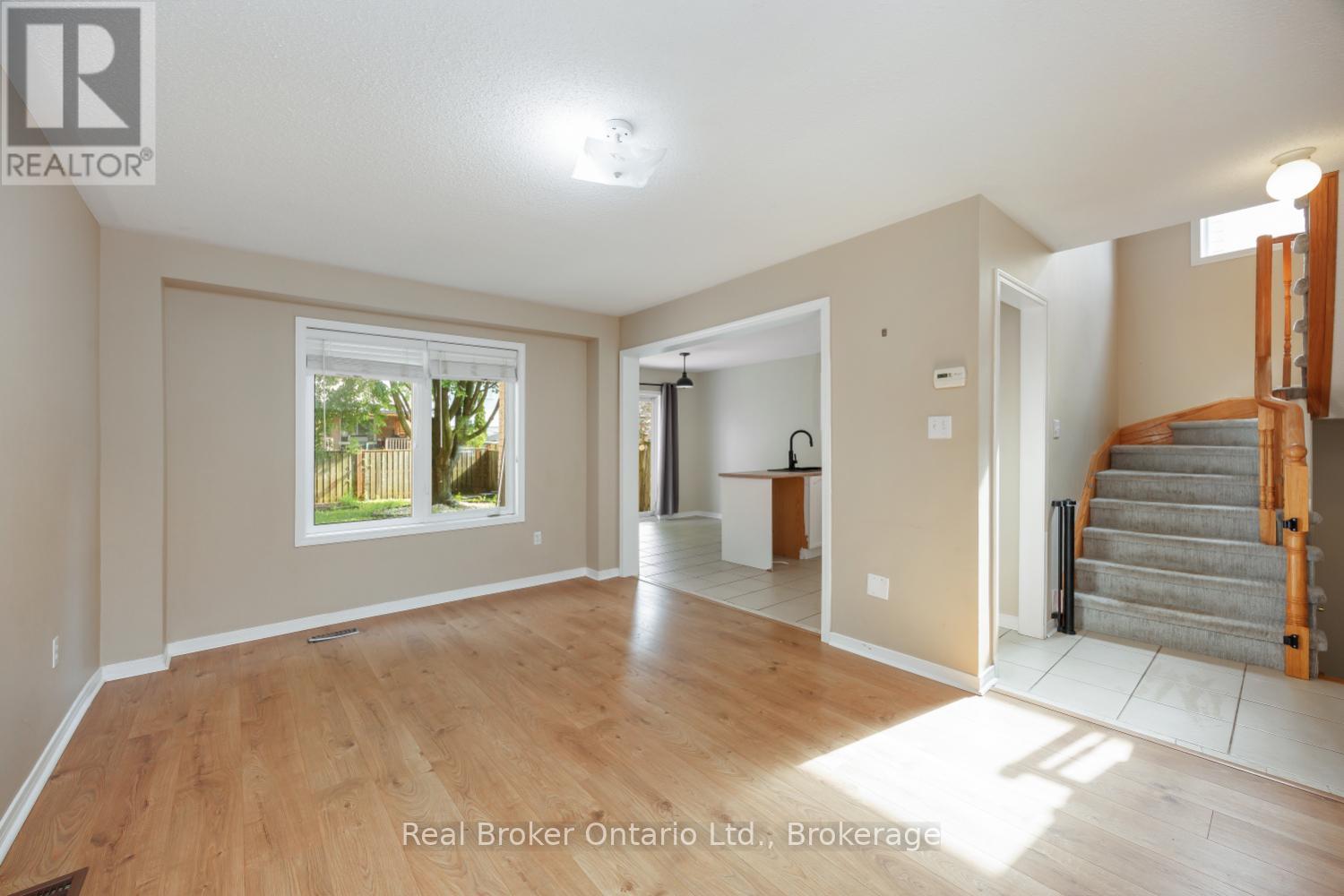 43 MADDEN PLACE - 8