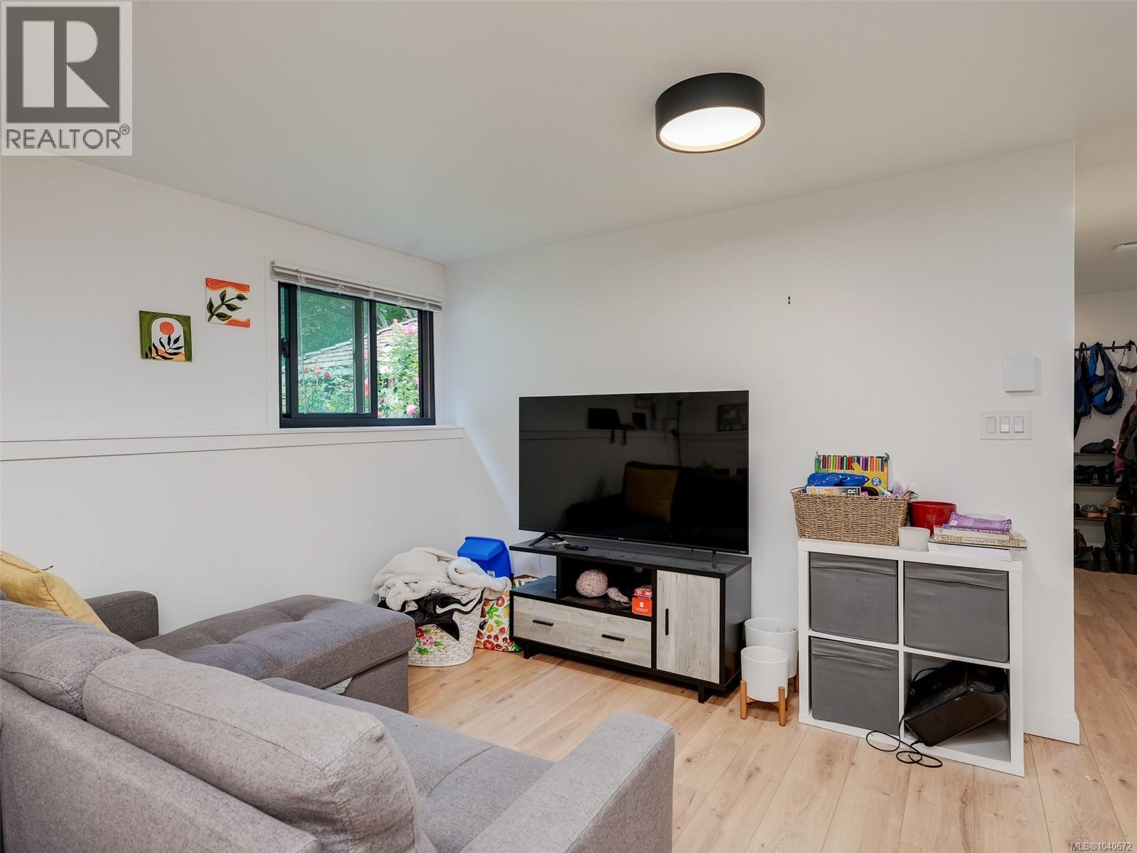1657 Ash Rd - 45