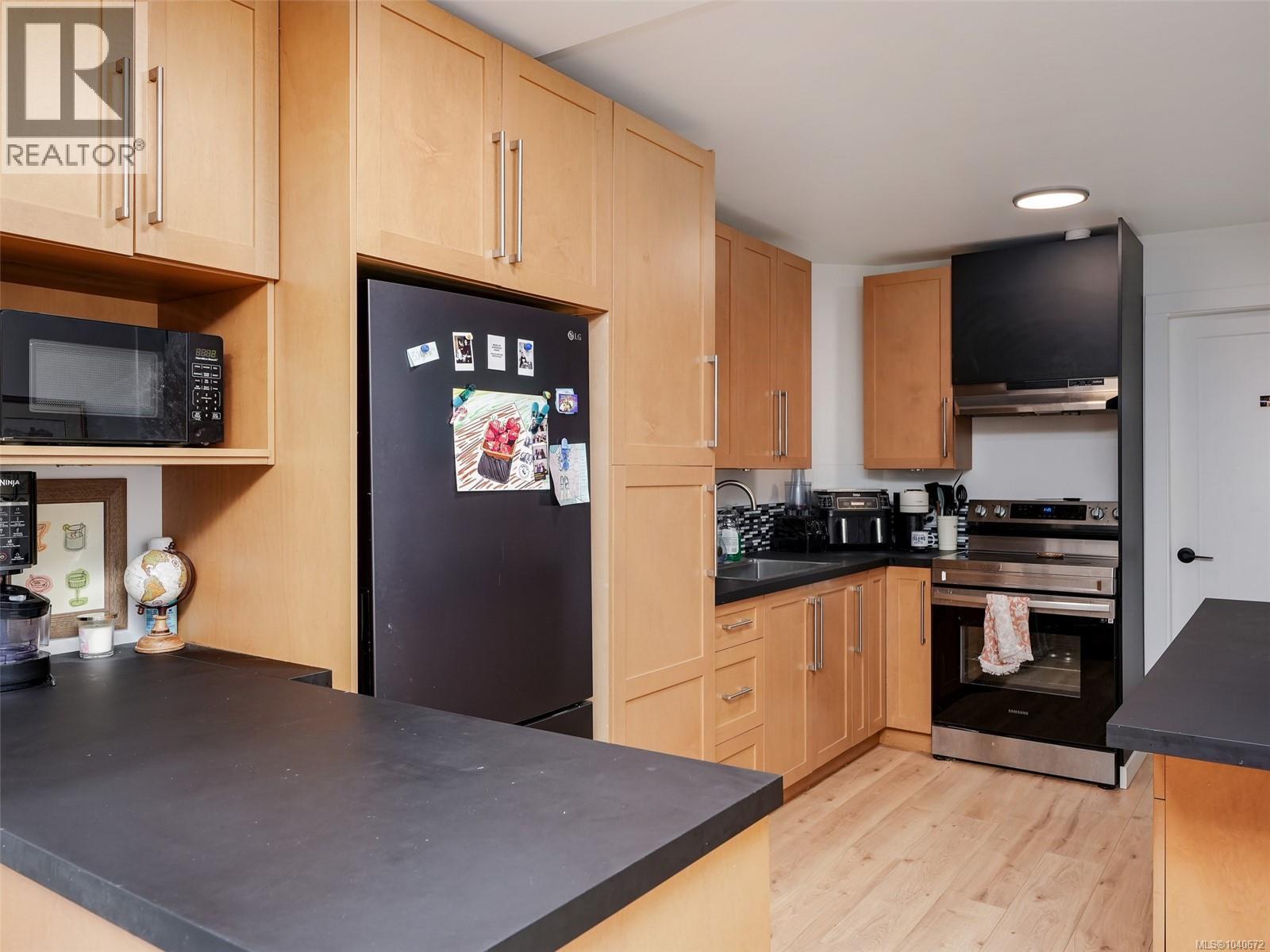 1657 Ash Rd - 48