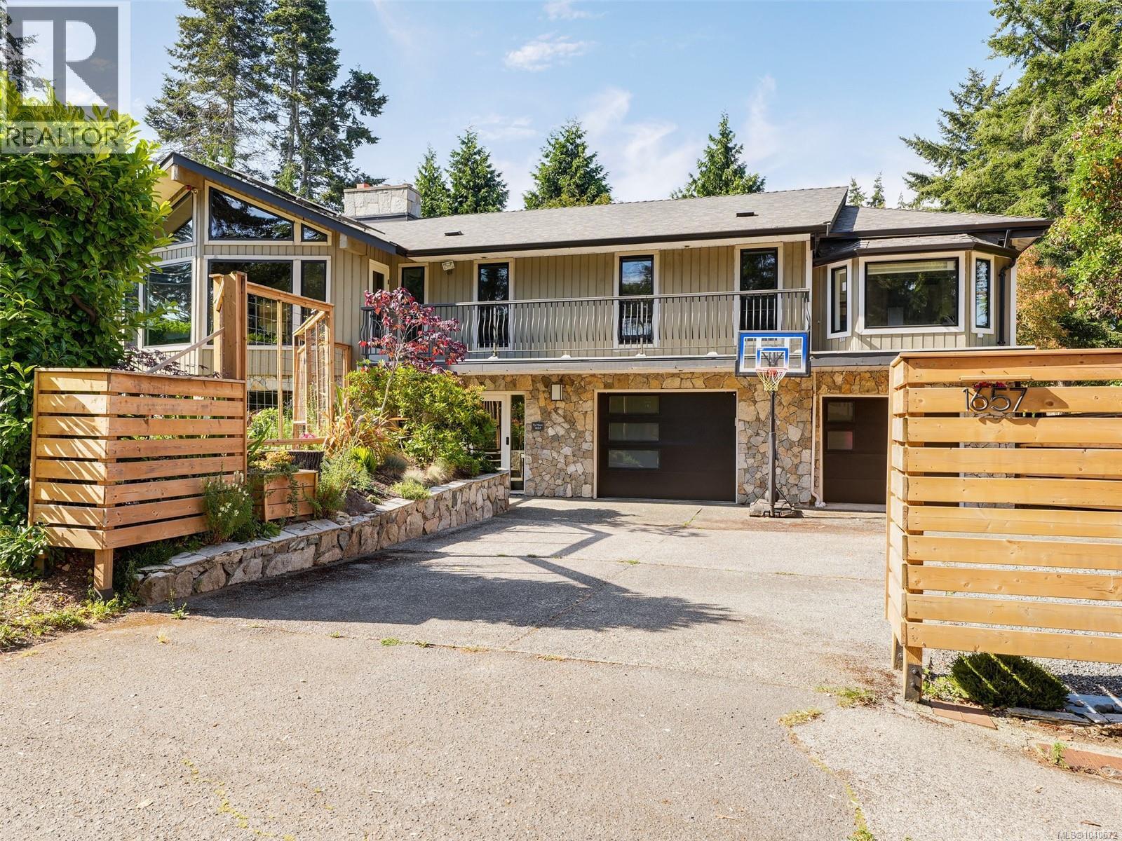 1657 Ash Rd - 1