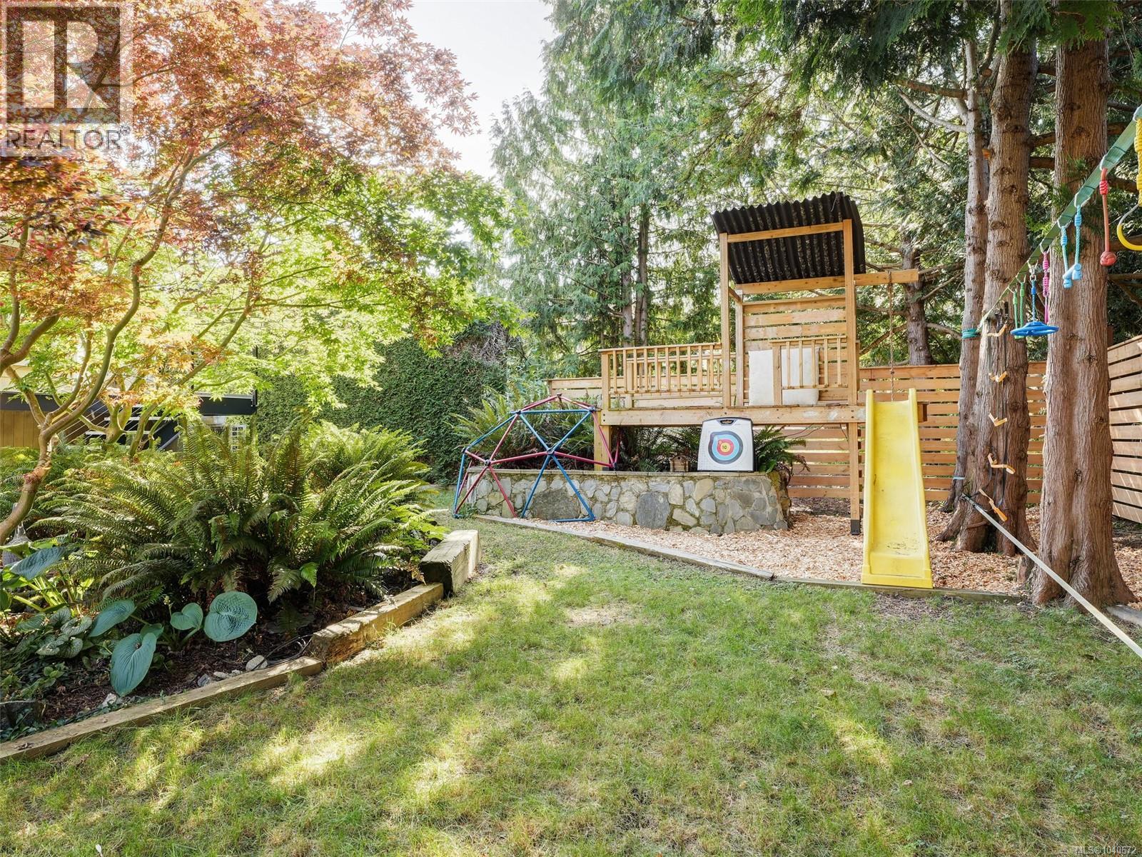 1657 Ash Rd - 56