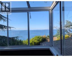 4592 Bonnieview Pl, Saanich, BC V8N3V6 Photo 15
