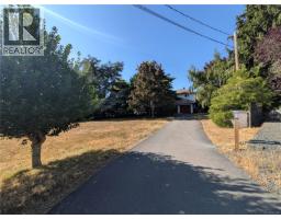 Entrance - 4592 Bonnieview Pl, Saanich, BC V8N3V6 Photo 14