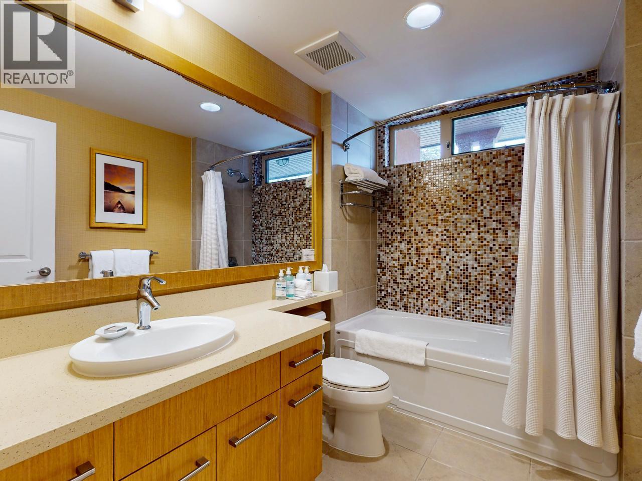 #14 15 PARK Place - 16